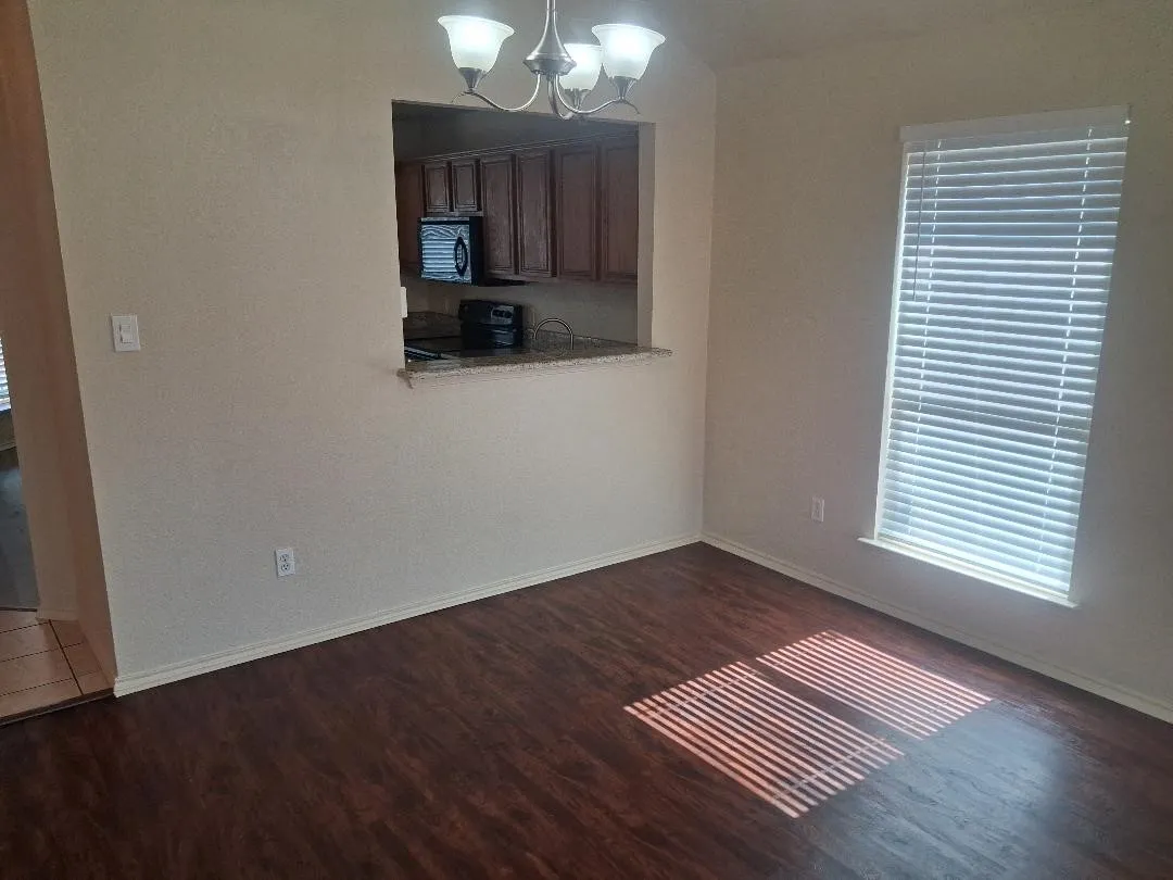 Single Family Residence For Rent in Tarrant County , 7310 Fossil Lake Drive, Arlington, Texas 76002, 3 Bedroom, 2 Bathroom, 2 Garage spaces, 1,465 Sqft, built in 2003, mls#21406081, Real Estate Agent in Arlington, Homes For Rent in Tarrant county, Homes For Rent in Arlington, Realtor in Arlington Texas, Real Estate Brokerage Independent Realty Texas, Luminita Cordes Realtor