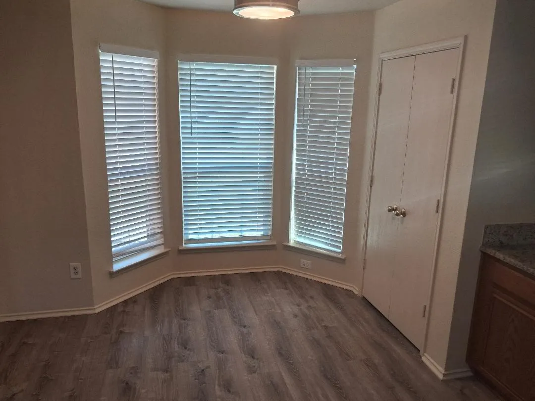 Single Family Residence For Rent in Tarrant County , 7310 Fossil Lake Drive, Arlington, Texas 76002, 3 Bedroom, 2 Bathroom, 2 Garage spaces, 1,465 Sqft, built in 2003, mls#21406081, Real Estate Agent in Arlington, Homes For Rent in Tarrant county, Homes For Rent in Arlington, Realtor in Arlington Texas, Real Estate Brokerage Independent Realty Texas, Luminita Cordes Realtor