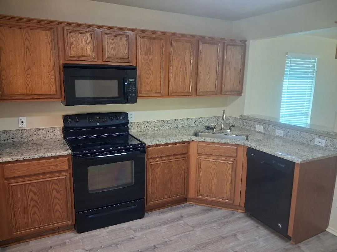 Single Family Residence For Rent in Tarrant County , 7310 Fossil Lake Drive, Arlington, Texas 76002, 3 Bedroom, 2 Bathroom, 2 Garage spaces, 1,465 Sqft, built in 2003, mls#21406081, Real Estate Agent in Arlington, Homes For Rent in Tarrant county, Homes For Rent in Arlington, Realtor in Arlington Texas, Real Estate Brokerage Independent Realty Texas, Luminita Cordes Realtor