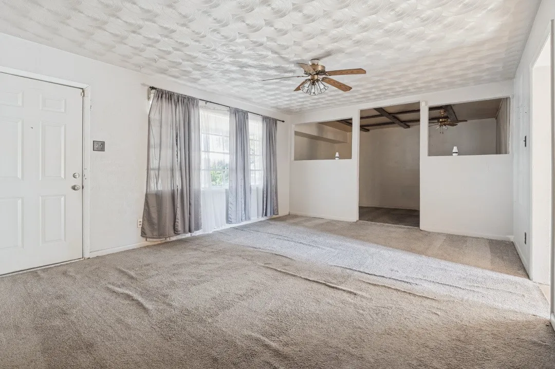 Single Family Residence For Sale in Dallas County , 7642 Woodspan Drive, Dallas, Texas 75232, 3 Bedroom, 1 Bathroom, Garage spaces, 1,041 Sqft, built in 1958, mls#21407364, Real Estate Agent in Dallas, Homes For Sale in Dallas county, Homes For Sale in Dallas, Realtor in Dallas Texas, Real Estate Brokerage Independent Realty Texas, Luminita Cordes Realtor