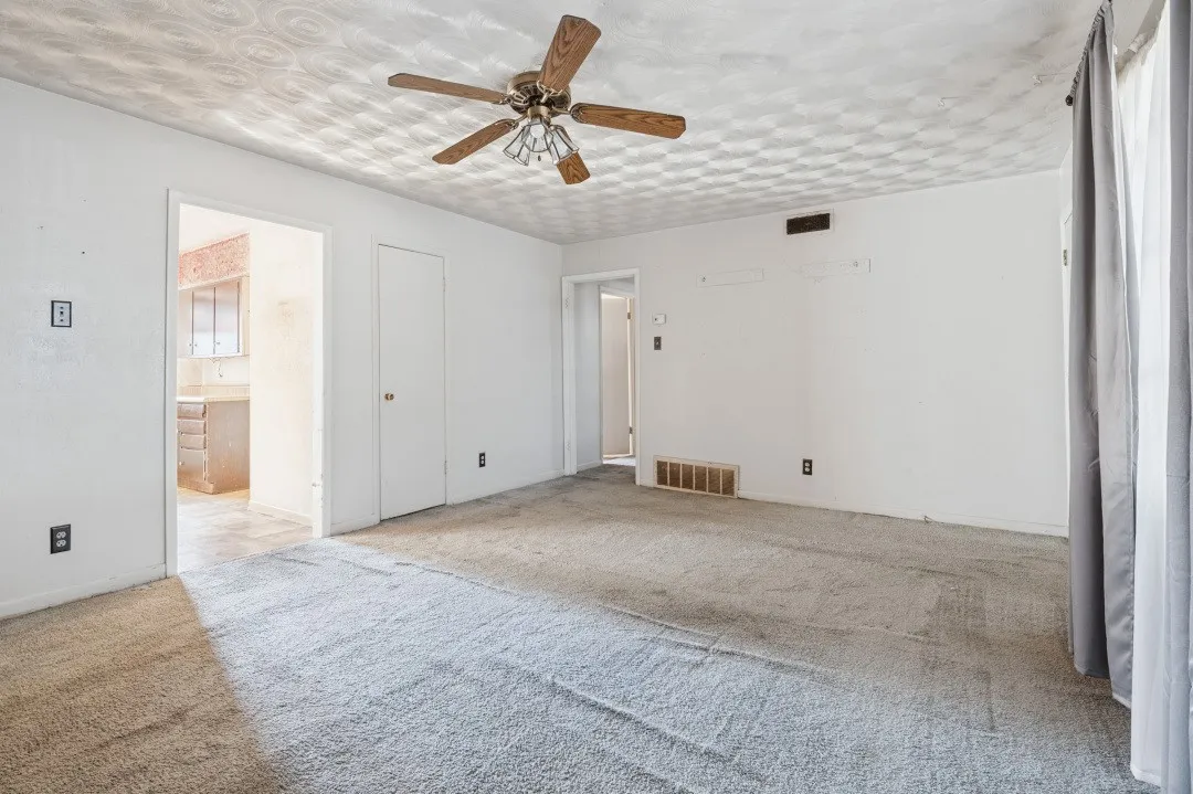 Single Family Residence For Sale in Dallas County , 7642 Woodspan Drive, Dallas, Texas 75232, 3 Bedroom, 1 Bathroom, Garage spaces, 1,041 Sqft, built in 1958, mls#21407364, Real Estate Agent in Dallas, Homes For Sale in Dallas county, Homes For Sale in Dallas, Realtor in Dallas Texas, Real Estate Brokerage Independent Realty Texas, Luminita Cordes Realtor