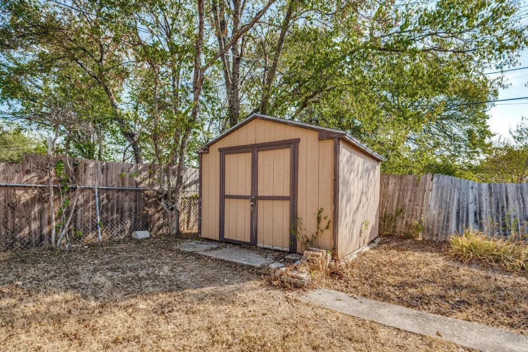 Single Family Residence For Sale in Dallas County , 7642 Woodspan Drive, Dallas, Texas 75232, 3 Bedroom, 1 Bathroom, Garage spaces, 1,041 Sqft, built in 1958, mls#21407364, Real Estate Agent in Dallas, Homes For Sale in Dallas county, Homes For Sale in Dallas, Realtor in Dallas Texas, Real Estate Brokerage Independent Realty Texas, Luminita Cordes Realtor