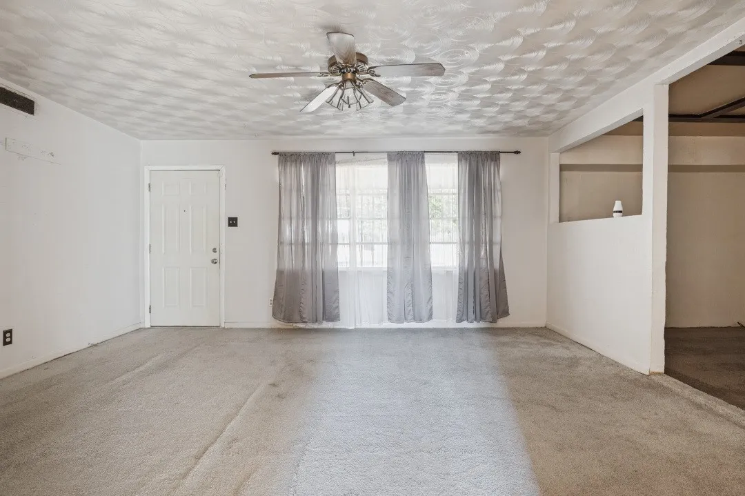 Single Family Residence For Sale in Dallas County , 7642 Woodspan Drive, Dallas, Texas 75232, 3 Bedroom, 1 Bathroom, Garage spaces, 1,041 Sqft, built in 1958, mls#21407364, Real Estate Agent in Dallas, Homes For Sale in Dallas county, Homes For Sale in Dallas, Realtor in Dallas Texas, Real Estate Brokerage Independent Realty Texas, Luminita Cordes Realtor
