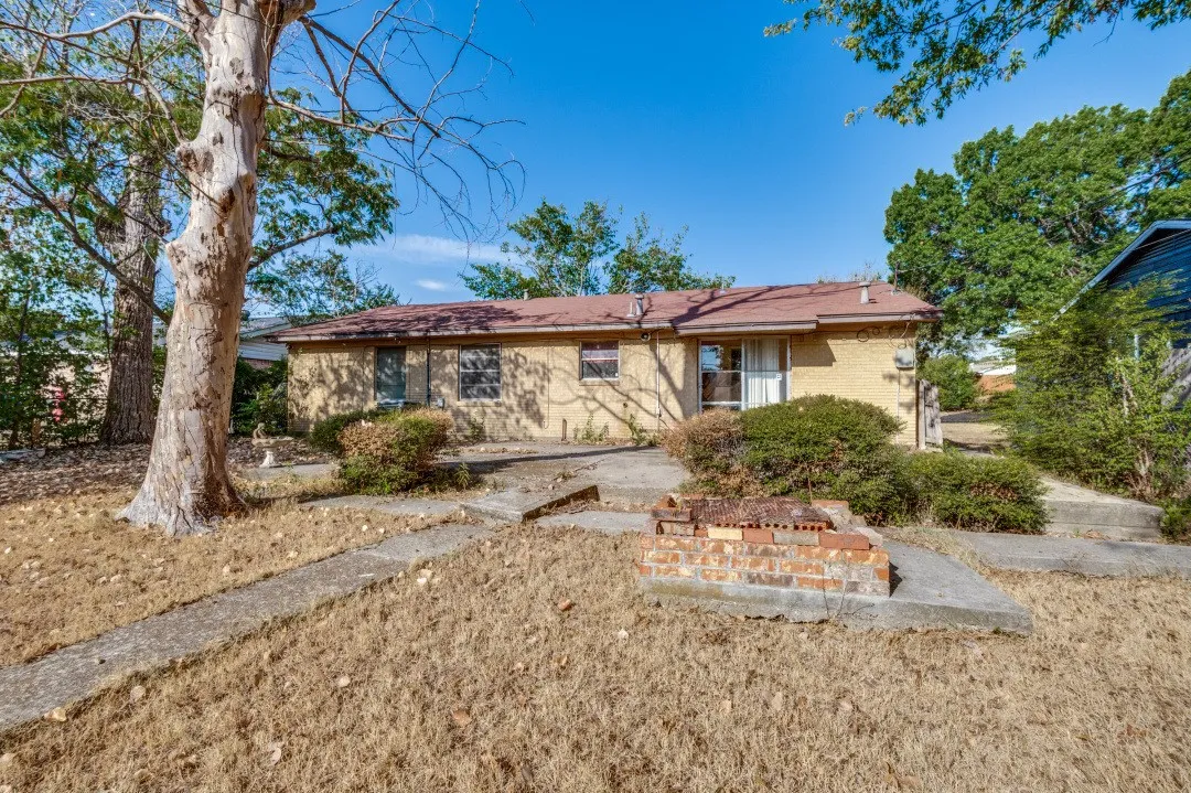 Single Family Residence For Sale in Dallas County , 7642 Woodspan Drive, Dallas, Texas 75232, 3 Bedroom, 1 Bathroom, Garage spaces, 1,041 Sqft, built in 1958, mls#21407364, Real Estate Agent in Dallas, Homes For Sale in Dallas county, Homes For Sale in Dallas, Realtor in Dallas Texas, Real Estate Brokerage Independent Realty Texas, Luminita Cordes Realtor