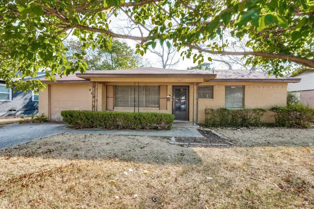 Single Family Residence For Sale in Dallas County , 7642 Woodspan Drive, Dallas, Texas 75232, 3 Bedroom, 1 Bathroom, Garage spaces, 1,041 Sqft, built in 1958, mls#21407364, Real Estate Agent in Dallas, Homes For Sale in Dallas county, Homes For Sale in Dallas, Realtor in Dallas Texas, Real Estate Brokerage Independent Realty Texas, Luminita Cordes Realtor