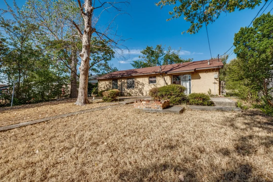 Single Family Residence For Sale in Dallas County , 7642 Woodspan Drive, Dallas, Texas 75232, 3 Bedroom, 1 Bathroom, Garage spaces, 1,041 Sqft, built in 1958, mls#21407364, Real Estate Agent in Dallas, Homes For Sale in Dallas county, Homes For Sale in Dallas, Realtor in Dallas Texas, Real Estate Brokerage Independent Realty Texas, Luminita Cordes Realtor