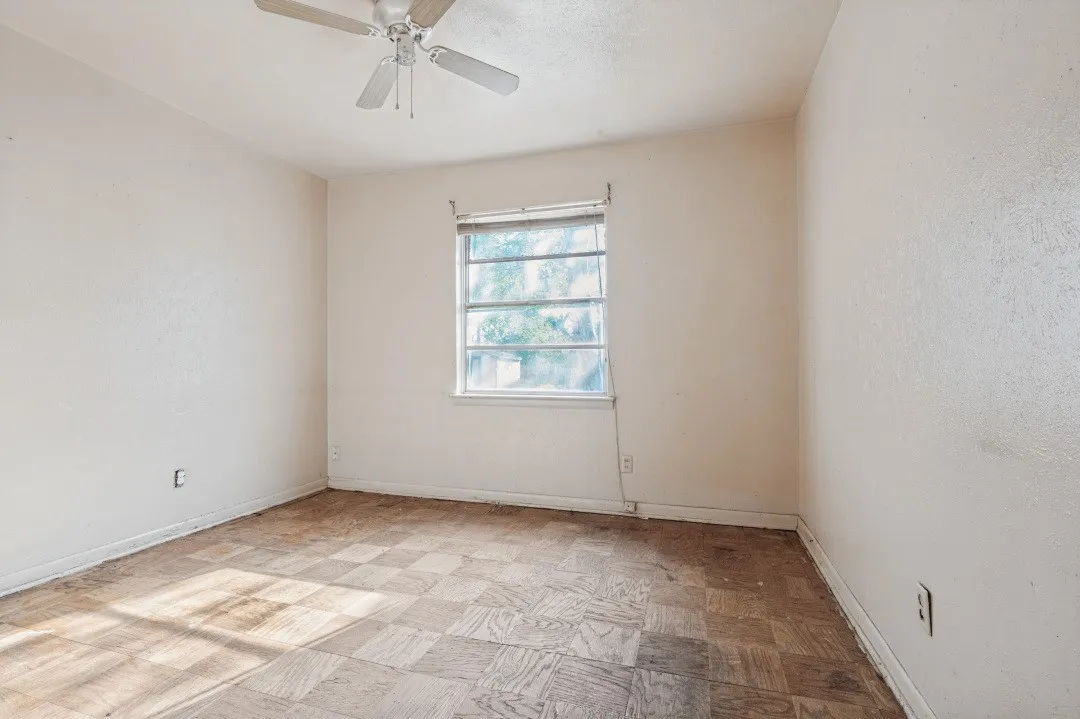 Single Family Residence For Sale in Dallas County , 7642 Woodspan Drive, Dallas, Texas 75232, 3 Bedroom, 1 Bathroom, Garage spaces, 1,041 Sqft, built in 1958, mls#21407364, Real Estate Agent in Dallas, Homes For Sale in Dallas county, Homes For Sale in Dallas, Realtor in Dallas Texas, Real Estate Brokerage Independent Realty Texas, Luminita Cordes Realtor