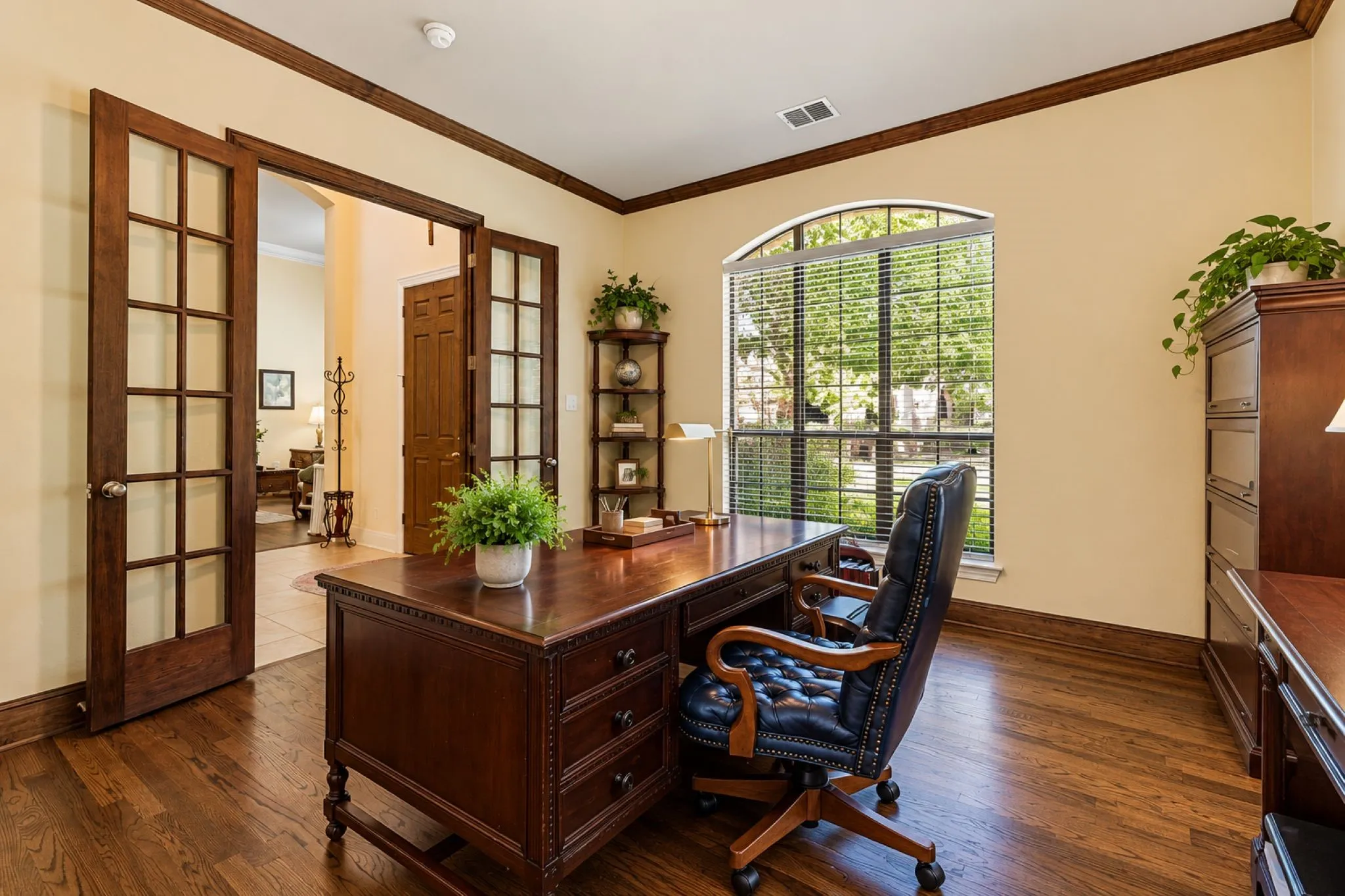 Single Family Residence For Sale in Denton County , 1663 San Andres Drive, Frisco, Texas 75033, 4 Bedroom, 4 Bathroom, 3 Garage spaces, 4,757 Sqft, built in 2003, mls#21404690, Real Estate Agent in Frisco, Homes For Sale in Denton county, Homes For Sale in Frisco, Realtor in Frisco Texas, Real Estate Brokerage Independent Realty Texas, Luminita Cordes Realtor