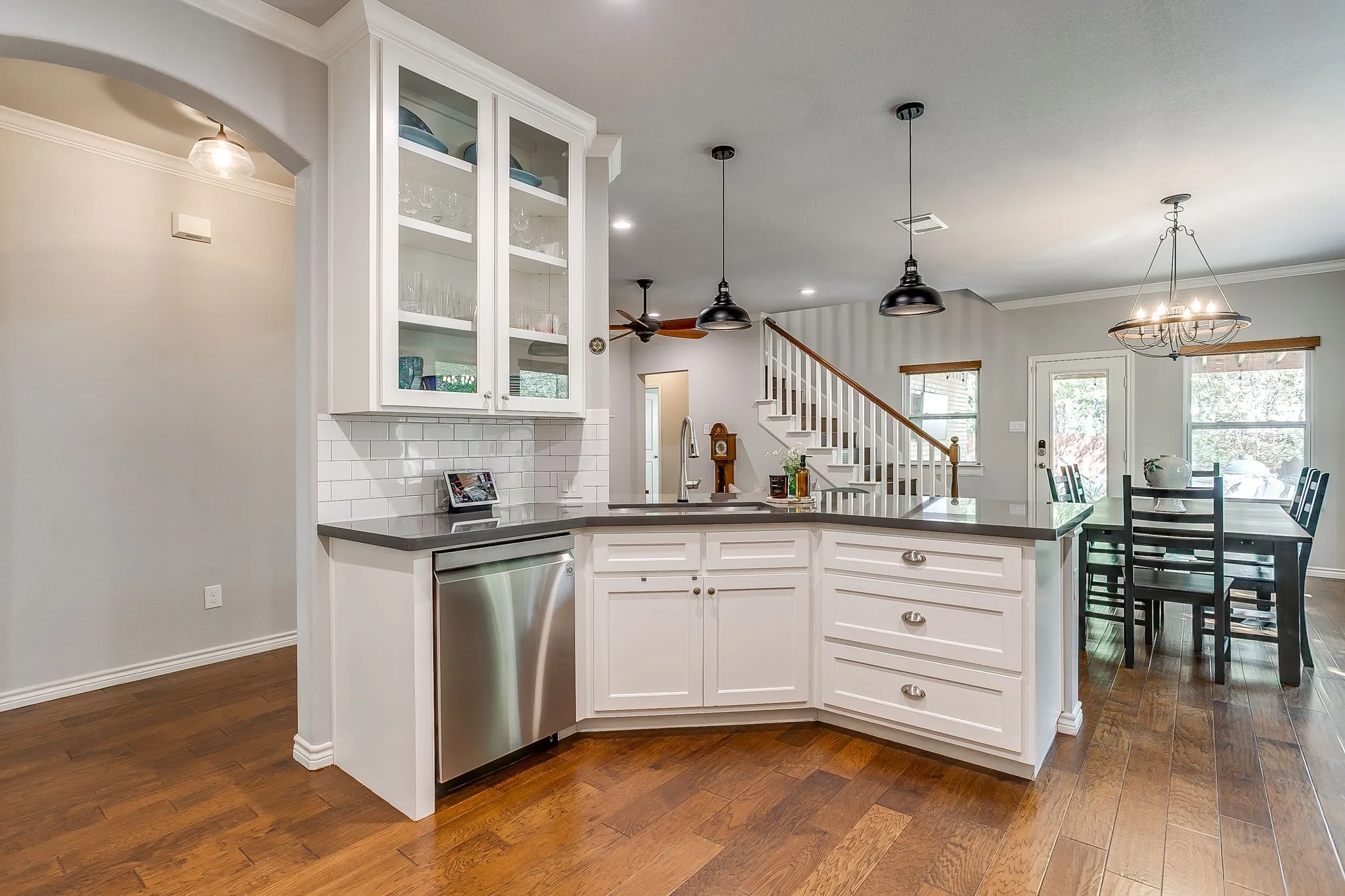 Single Family Residence For Sale in Tarrant County , 2417 Ryan Avenue, Fort Worth, Texas 76110, 3 Bedroom, 3 Bathroom, 2 Garage spaces, 2,362 Sqft, built in 2015, mls#21402893, Real Estate Agent in Fort Worth, Homes For Sale in Tarrant county, Homes For Sale in Fort Worth, Realtor in Fort Worth Texas, Real Estate Brokerage Independent Realty Texas, Luminita Cordes Realtor