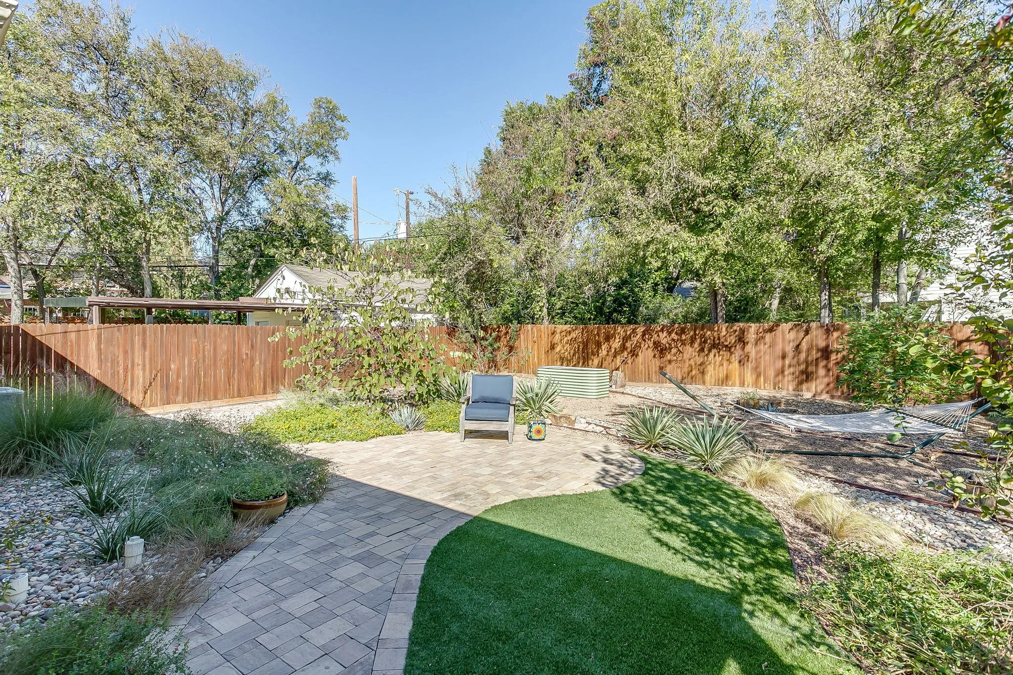 Single Family Residence For Sale in Tarrant County , 2417 Ryan Avenue, Fort Worth, Texas 76110, 3 Bedroom, 3 Bathroom, 2 Garage spaces, 2,362 Sqft, built in 2015, mls#21402893, Real Estate Agent in Fort Worth, Homes For Sale in Tarrant county, Homes For Sale in Fort Worth, Realtor in Fort Worth Texas, Real Estate Brokerage Independent Realty Texas, Luminita Cordes Realtor