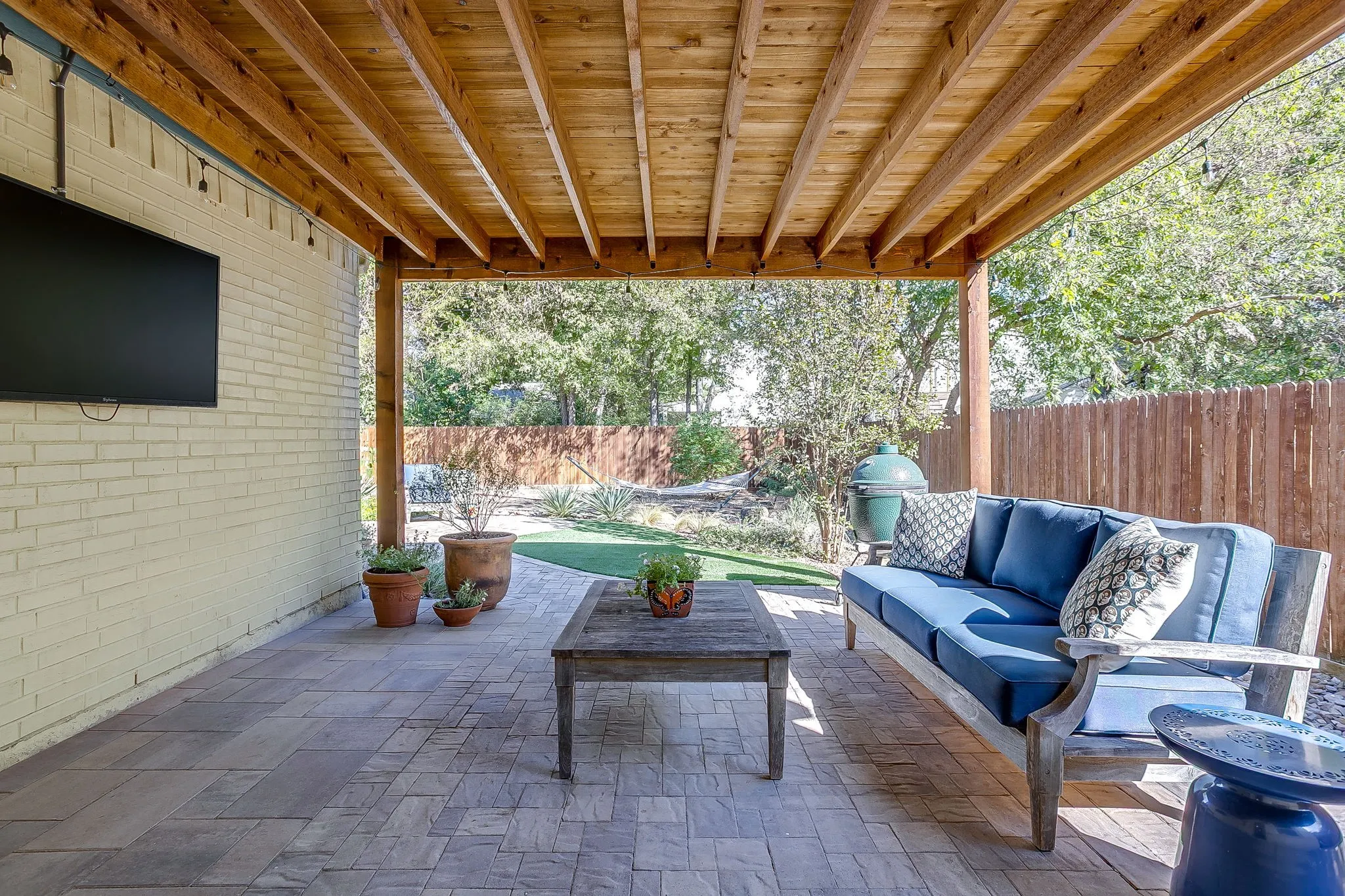 Single Family Residence For Sale in Tarrant County , 2417 Ryan Avenue, Fort Worth, Texas 76110, 3 Bedroom, 3 Bathroom, 2 Garage spaces, 2,362 Sqft, built in 2015, mls#21402893, Real Estate Agent in Fort Worth, Homes For Sale in Tarrant county, Homes For Sale in Fort Worth, Realtor in Fort Worth Texas, Real Estate Brokerage Independent Realty Texas, Luminita Cordes Realtor