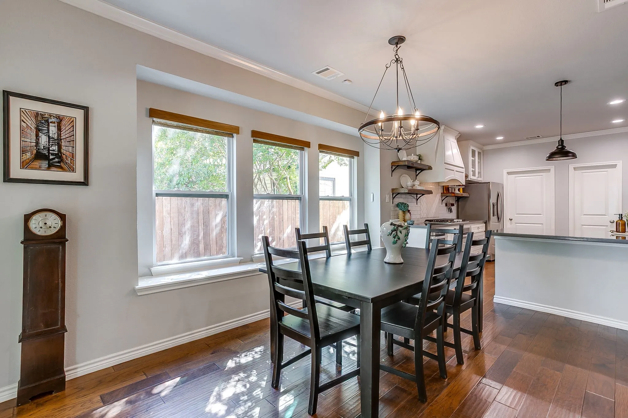 Single Family Residence For Sale in Tarrant County , 2417 Ryan Avenue, Fort Worth, Texas 76110, 3 Bedroom, 3 Bathroom, 2 Garage spaces, 2,362 Sqft, built in 2015, mls#21402893, Real Estate Agent in Fort Worth, Homes For Sale in Tarrant county, Homes For Sale in Fort Worth, Realtor in Fort Worth Texas, Real Estate Brokerage Independent Realty Texas, Luminita Cordes Realtor