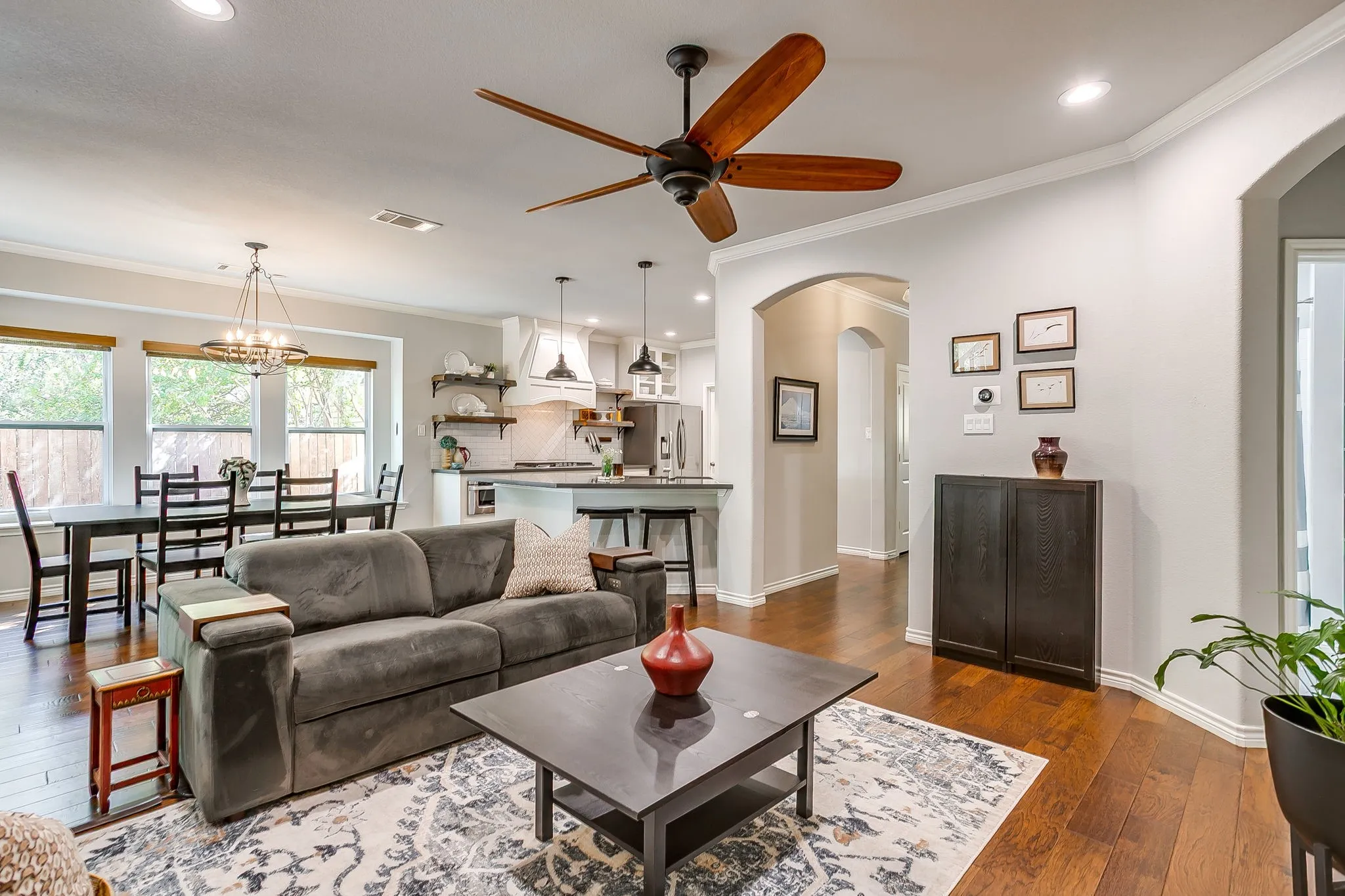 Single Family Residence For Sale in Tarrant County , 2417 Ryan Avenue, Fort Worth, Texas 76110, 3 Bedroom, 3 Bathroom, 2 Garage spaces, 2,362 Sqft, built in 2015, mls#21402893, Real Estate Agent in Fort Worth, Homes For Sale in Tarrant county, Homes For Sale in Fort Worth, Realtor in Fort Worth Texas, Real Estate Brokerage Independent Realty Texas, Luminita Cordes Realtor