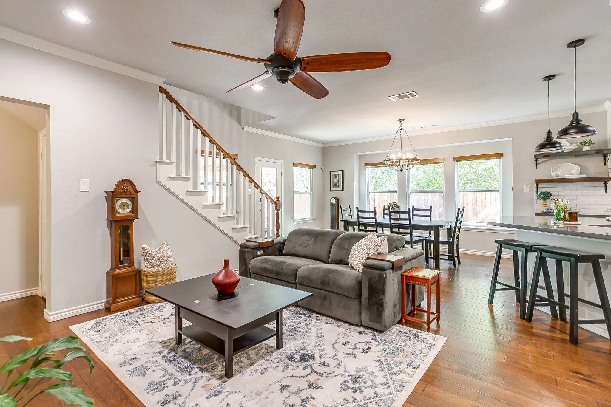 Single Family Residence For Sale in Tarrant County , 2417 Ryan Avenue, Fort Worth, Texas 76110, 3 Bedroom, 3 Bathroom, 2 Garage spaces, 2,362 Sqft, built in 2015, mls#21402893, Real Estate Agent in Fort Worth, Homes For Sale in Tarrant county, Homes For Sale in Fort Worth, Realtor in Fort Worth Texas, Real Estate Brokerage Independent Realty Texas, Luminita Cordes Realtor