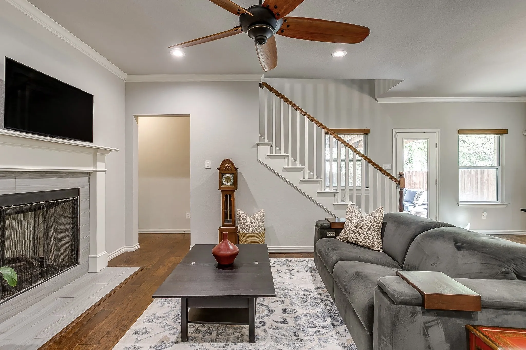 Single Family Residence For Sale in Tarrant County , 2417 Ryan Avenue, Fort Worth, Texas 76110, 3 Bedroom, 3 Bathroom, 2 Garage spaces, 2,362 Sqft, built in 2015, mls#21402893, Real Estate Agent in Fort Worth, Homes For Sale in Tarrant county, Homes For Sale in Fort Worth, Realtor in Fort Worth Texas, Real Estate Brokerage Independent Realty Texas, Luminita Cordes Realtor