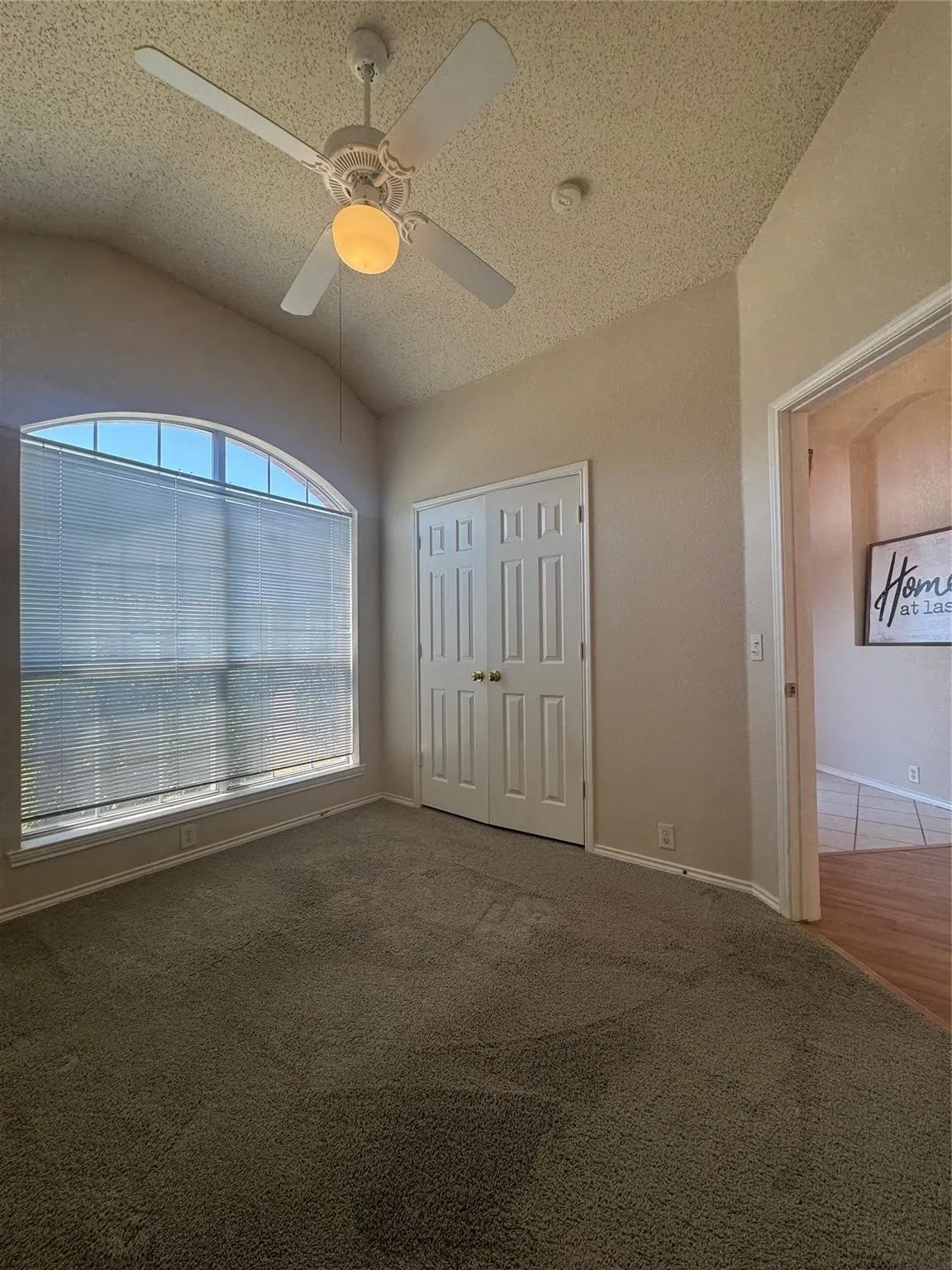 Single Family Residence For Rent in Denton County , 2405 Kariba Lane, Denton, Texas 76210, 4 Bedroom, 2 Bathroom, 2 Garage spaces, 1,866 Sqft, built in 1999, mls#21407426, Real Estate Agent in Denton, Homes For Rent in Denton county, Homes For Rent in Denton, Realtor in Denton Texas, Real Estate Brokerage Independent Realty Texas, Luminita Cordes Realtor