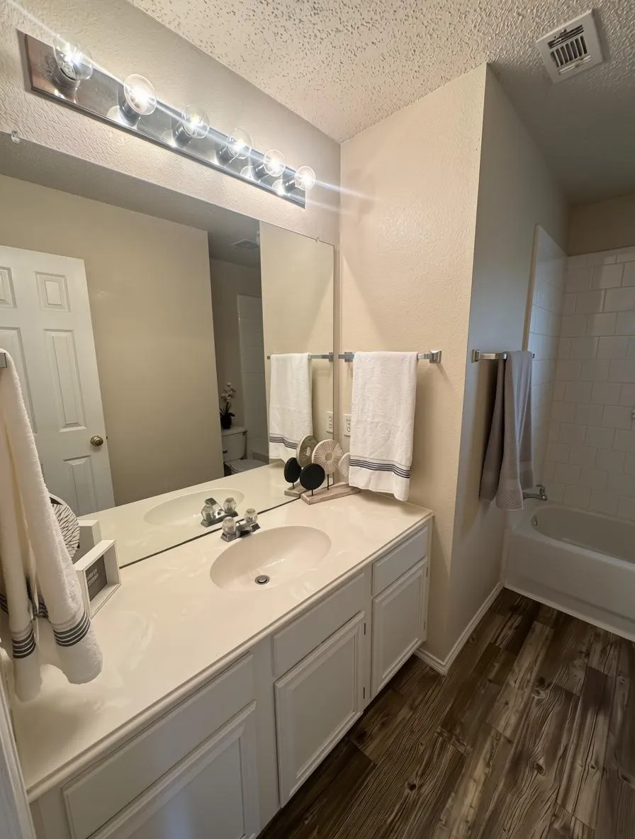 Single Family Residence For Rent in Denton County , 2405 Kariba Lane, Denton, Texas 76210, 4 Bedroom, 2 Bathroom, 2 Garage spaces, 1,866 Sqft, built in 1999, mls#21407426, Real Estate Agent in Denton, Homes For Rent in Denton county, Homes For Rent in Denton, Realtor in Denton Texas, Real Estate Brokerage Independent Realty Texas, Luminita Cordes Realtor