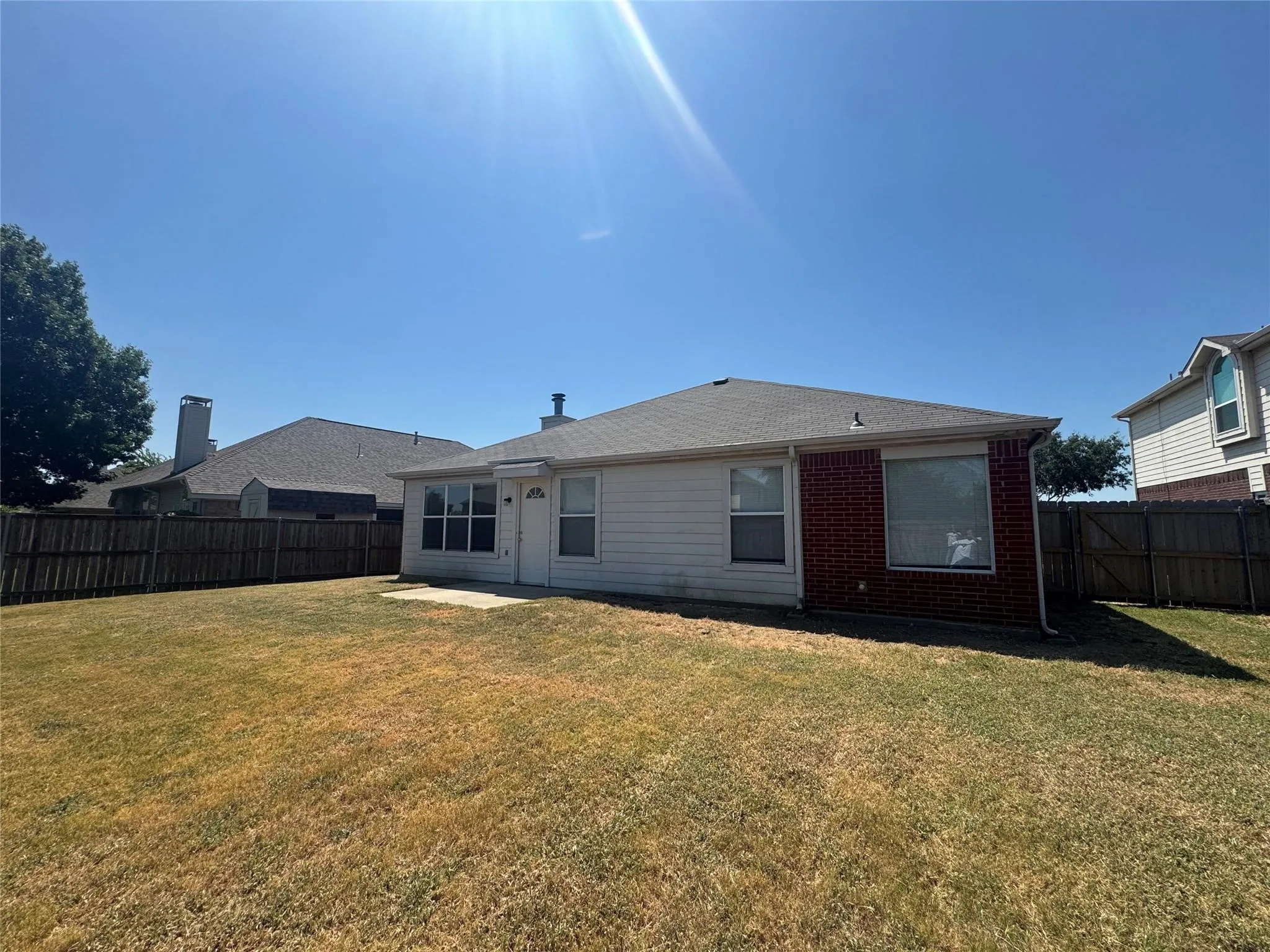 Single Family Residence For Rent in Denton County , 2405 Kariba Lane, Denton, Texas 76210, 4 Bedroom, 2 Bathroom, 2 Garage spaces, 1,866 Sqft, built in 1999, mls#21407426, Real Estate Agent in Denton, Homes For Rent in Denton county, Homes For Rent in Denton, Realtor in Denton Texas, Real Estate Brokerage Independent Realty Texas, Luminita Cordes Realtor