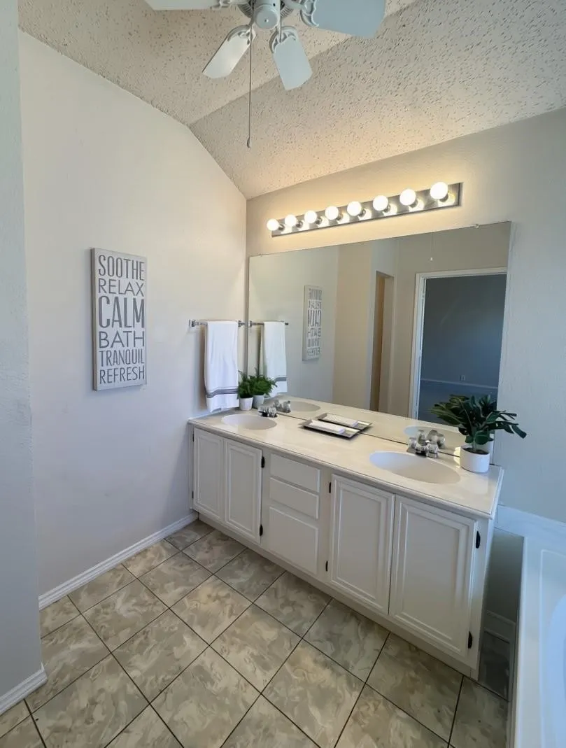 Single Family Residence For Rent in Denton County , 2405 Kariba Lane, Denton, Texas 76210, 4 Bedroom, 2 Bathroom, 2 Garage spaces, 1,866 Sqft, built in 1999, mls#21407426, Real Estate Agent in Denton, Homes For Rent in Denton county, Homes For Rent in Denton, Realtor in Denton Texas, Real Estate Brokerage Independent Realty Texas, Luminita Cordes Realtor