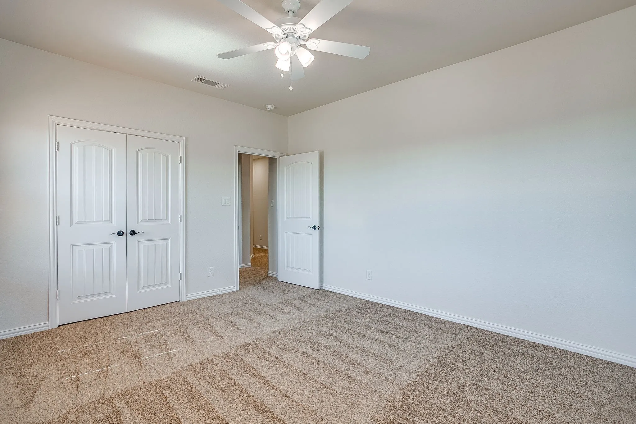 Single Family Residence For Rent in Parker County , 213 Park Villa Lane, Aledo, Texas 76008, 3 Bedroom, 3 Bathroom, 2 Garage spaces, 2,812 Sqft, built in 2016, mls#21407427, Real Estate Agent in Aledo, Homes For Rent in Parker county, Homes For Rent in Aledo, Realtor in Aledo Texas, Real Estate Brokerage Independent Realty Texas, Luminita Cordes Realtor