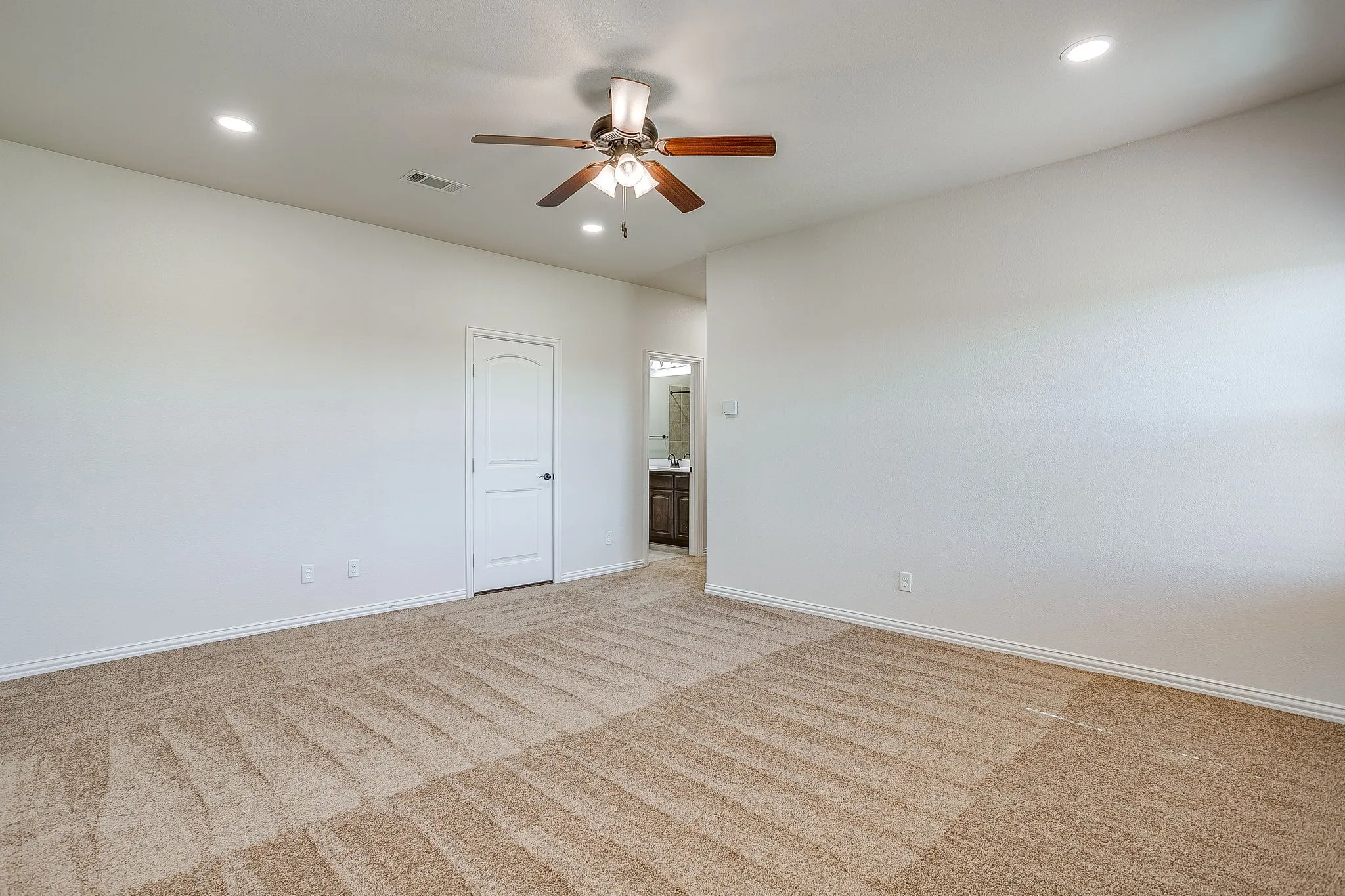 Single Family Residence For Rent in Parker County , 213 Park Villa Lane, Aledo, Texas 76008, 3 Bedroom, 3 Bathroom, 2 Garage spaces, 2,812 Sqft, built in 2016, mls#21407427, Real Estate Agent in Aledo, Homes For Rent in Parker county, Homes For Rent in Aledo, Realtor in Aledo Texas, Real Estate Brokerage Independent Realty Texas, Luminita Cordes Realtor