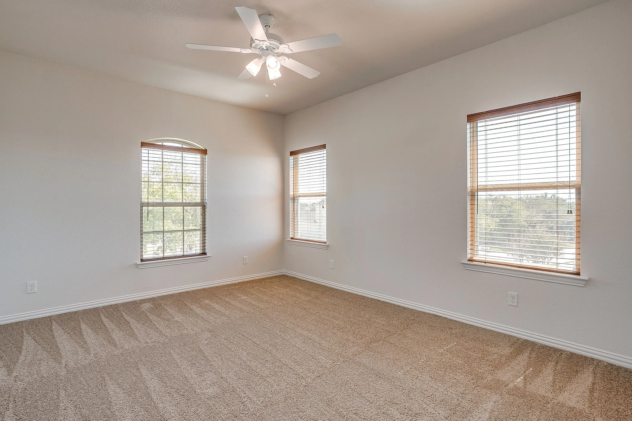 Single Family Residence For Rent in Parker County , 213 Park Villa Lane, Aledo, Texas 76008, 3 Bedroom, 3 Bathroom, 2 Garage spaces, 2,812 Sqft, built in 2016, mls#21407427, Real Estate Agent in Aledo, Homes For Rent in Parker county, Homes For Rent in Aledo, Realtor in Aledo Texas, Real Estate Brokerage Independent Realty Texas, Luminita Cordes Realtor