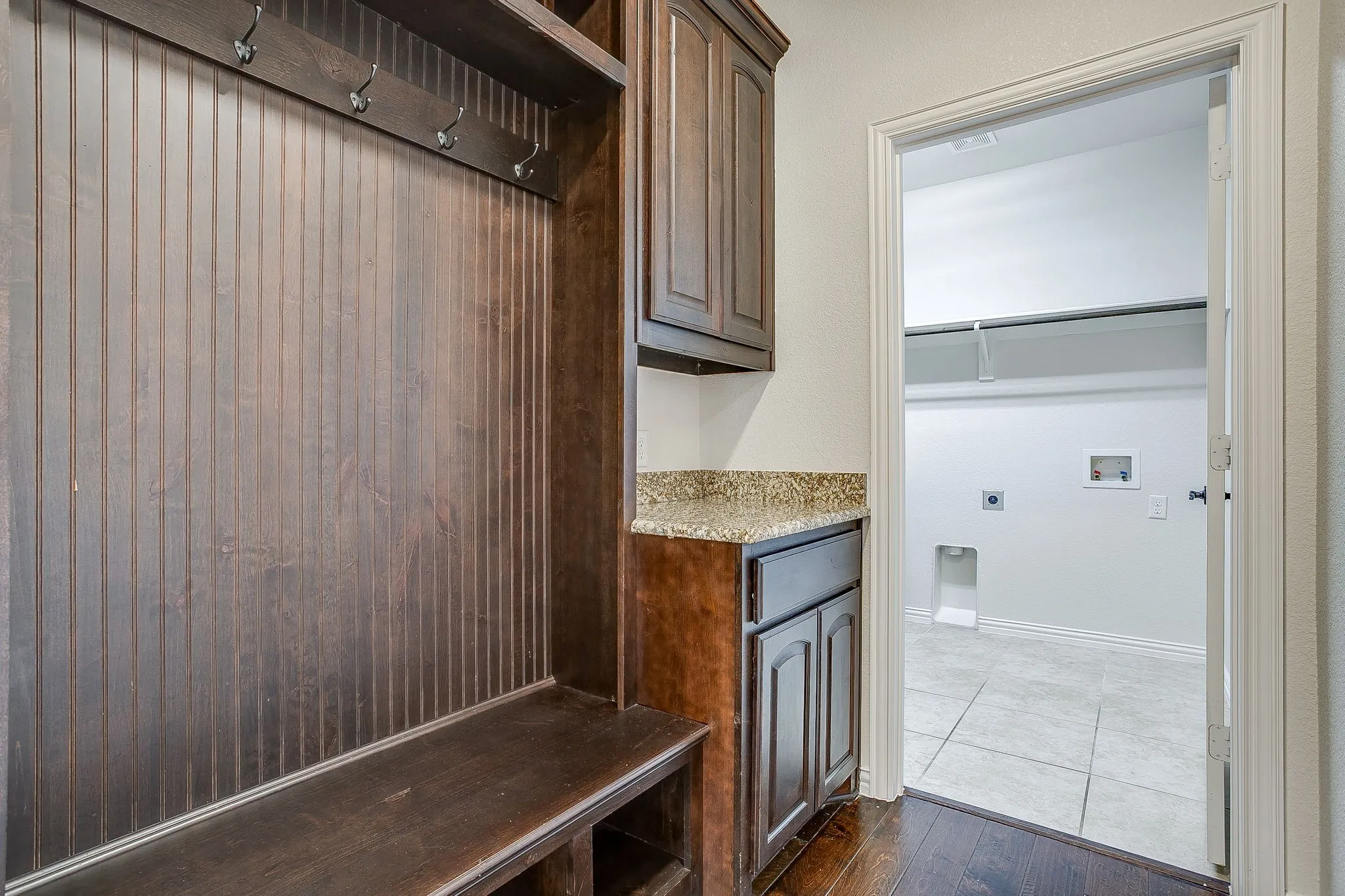 Single Family Residence For Rent in Parker County , 213 Park Villa Lane, Aledo, Texas 76008, 3 Bedroom, 3 Bathroom, 2 Garage spaces, 2,812 Sqft, built in 2016, mls#21407427, Real Estate Agent in Aledo, Homes For Rent in Parker county, Homes For Rent in Aledo, Realtor in Aledo Texas, Real Estate Brokerage Independent Realty Texas, Luminita Cordes Realtor