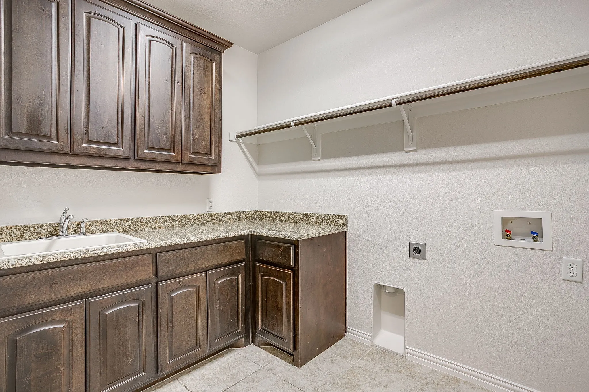 Single Family Residence For Rent in Parker County , 213 Park Villa Lane, Aledo, Texas 76008, 3 Bedroom, 3 Bathroom, 2 Garage spaces, 2,812 Sqft, built in 2016, mls#21407427, Real Estate Agent in Aledo, Homes For Rent in Parker county, Homes For Rent in Aledo, Realtor in Aledo Texas, Real Estate Brokerage Independent Realty Texas, Luminita Cordes Realtor