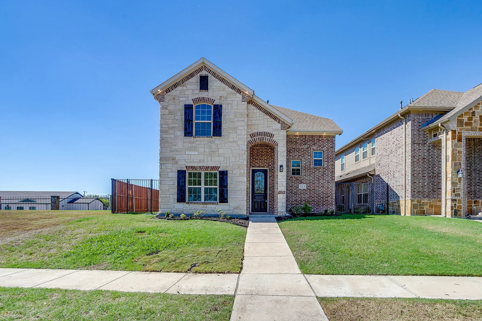 Single Family Residence For Rent in Parker County , 213 Park Villa Lane, Aledo, Texas 76008, 3 Bedroom, 3 Bathroom, 2 Garage spaces, 2,812 Sqft, built in 2016, mls#21407427, Real Estate Agent in Aledo, Homes For Rent in Parker county, Homes For Rent in Aledo, Realtor in Aledo Texas, Real Estate Brokerage Independent Realty Texas, Luminita Cordes Realtor