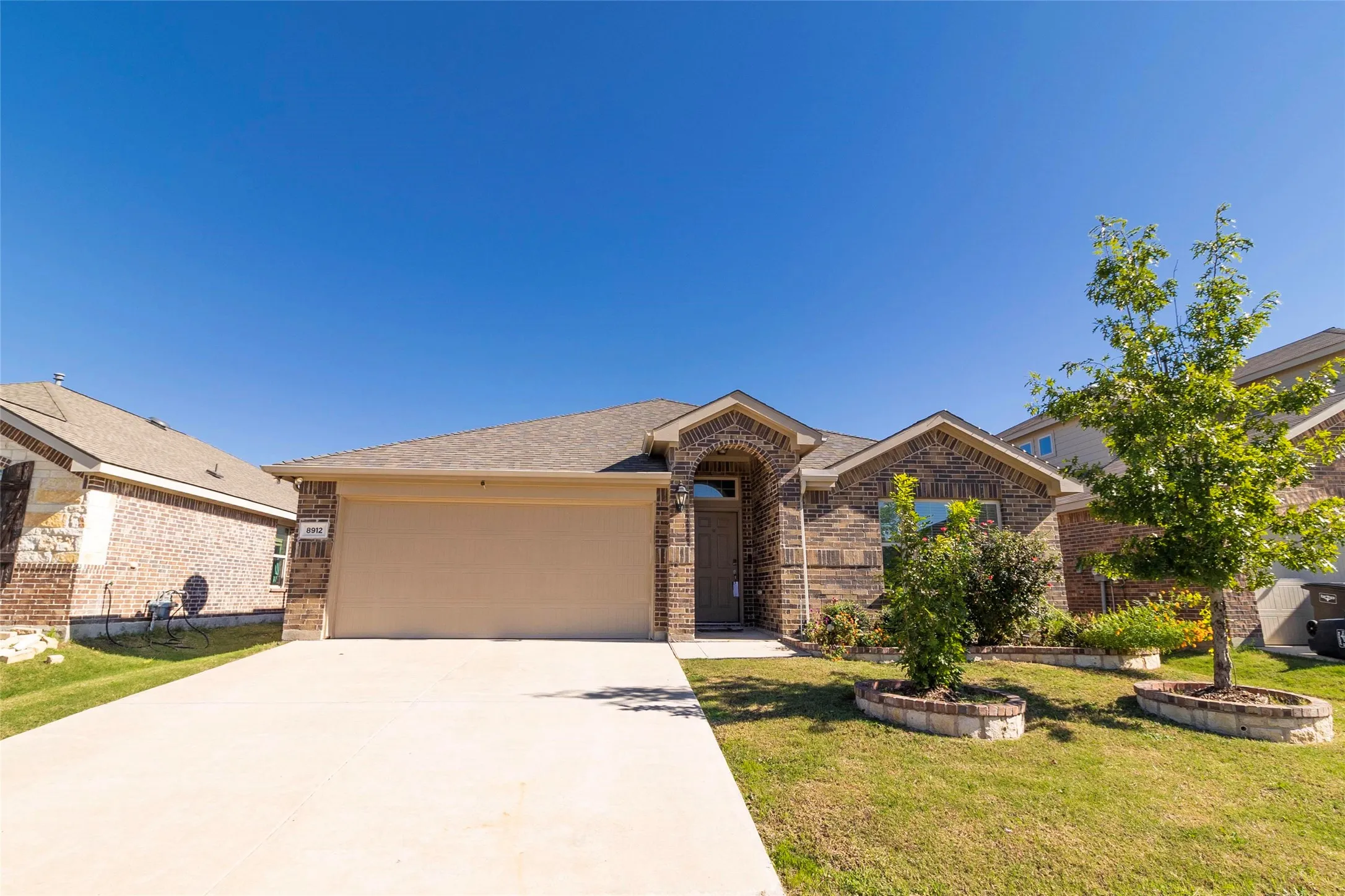 Single Family Residence For Rent in Tarrant County , 8912 Finn Lane, Fort Worth, Texas 76131, 4 Bedroom, 2 Bathroom, 2 Garage spaces, 1,995 Sqft, built in 2018, mls#21407078, Real Estate Agent in Fort Worth, Homes For Rent in Tarrant county, Homes For Rent in Fort Worth, Realtor in Fort Worth Texas, Real Estate Brokerage Independent Realty Texas, Luminita Cordes Realtor