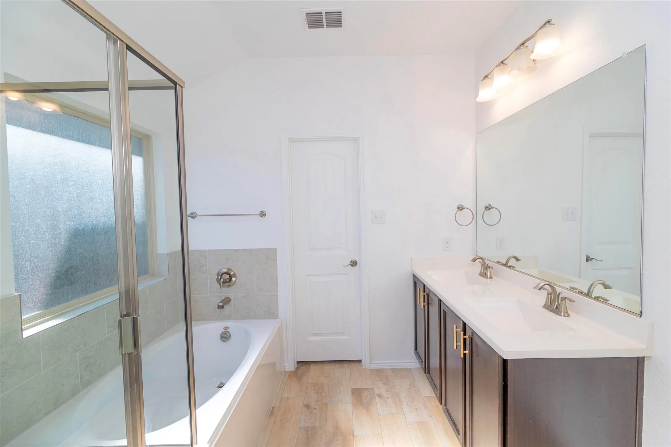 Single Family Residence For Rent in Tarrant County , 8912 Finn Lane, Fort Worth, Texas 76131, 4 Bedroom, 2 Bathroom, 2 Garage spaces, 1,995 Sqft, built in 2018, mls#21407078, Real Estate Agent in Fort Worth, Homes For Rent in Tarrant county, Homes For Rent in Fort Worth, Realtor in Fort Worth Texas, Real Estate Brokerage Independent Realty Texas, Luminita Cordes Realtor