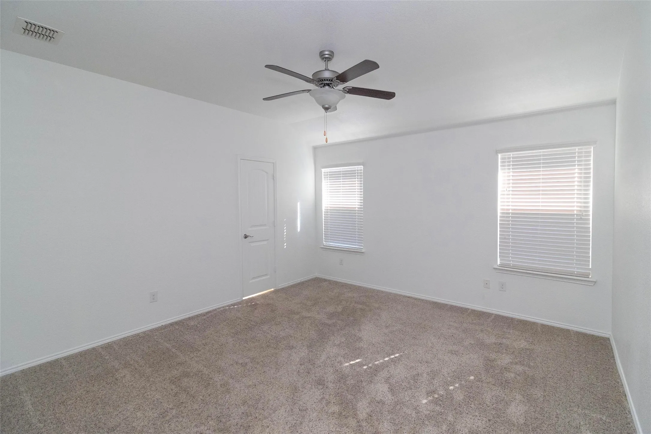 Single Family Residence For Rent in Tarrant County , 8912 Finn Lane, Fort Worth, Texas 76131, 4 Bedroom, 2 Bathroom, 2 Garage spaces, 1,995 Sqft, built in 2018, mls#21407078, Real Estate Agent in Fort Worth, Homes For Rent in Tarrant county, Homes For Rent in Fort Worth, Realtor in Fort Worth Texas, Real Estate Brokerage Independent Realty Texas, Luminita Cordes Realtor
