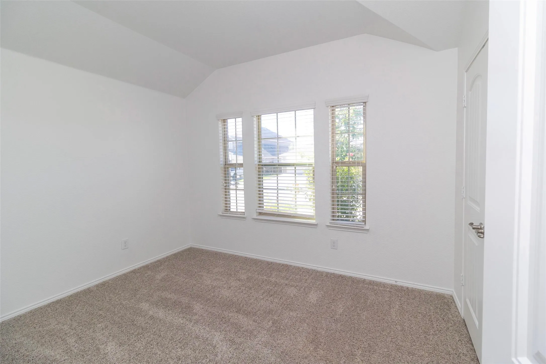 Single Family Residence For Rent in Tarrant County , 8912 Finn Lane, Fort Worth, Texas 76131, 4 Bedroom, 2 Bathroom, 2 Garage spaces, 1,995 Sqft, built in 2018, mls#21407078, Real Estate Agent in Fort Worth, Homes For Rent in Tarrant county, Homes For Rent in Fort Worth, Realtor in Fort Worth Texas, Real Estate Brokerage Independent Realty Texas, Luminita Cordes Realtor