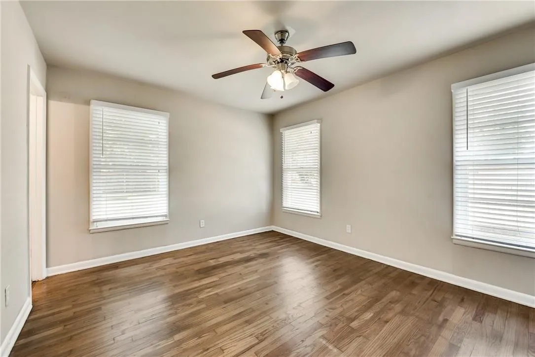 Single Family Residence For Rent in Tarrant County , 1601 Larkspur Drive, Arlington, Texas 76013, 3 Bedroom, 2 Bathroom, 2 Garage spaces, 1,586 Sqft, built in 1955, mls#21407430, Real Estate Agent in Arlington, Homes For Rent in Tarrant county, Homes For Rent in Arlington, Realtor in Arlington Texas, Real Estate Brokerage Independent Realty Texas, Luminita Cordes Realtor
