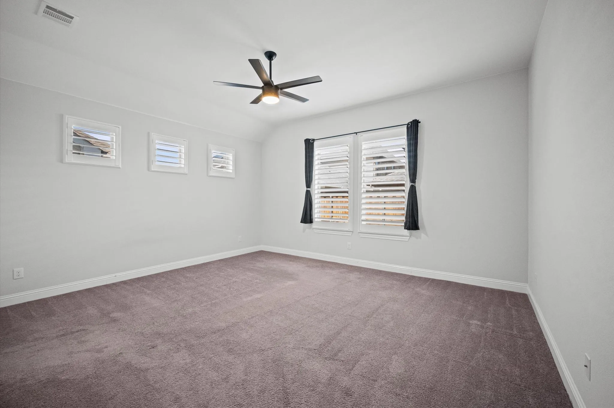Single Family Residence For Sale in Denton County , 2157 Bailey Street, Carrollton, Texas 75010, 3 Bedroom, 2 Bathroom, 2 Garage spaces, 1,994 Sqft, built in 2020, mls#21407397, Real Estate Agent in Carrollton, Homes For Sale in Denton county, Homes For Sale in Carrollton, Realtor in Carrollton Texas, Real Estate Brokerage Independent Realty Texas, Luminita Cordes Realtor