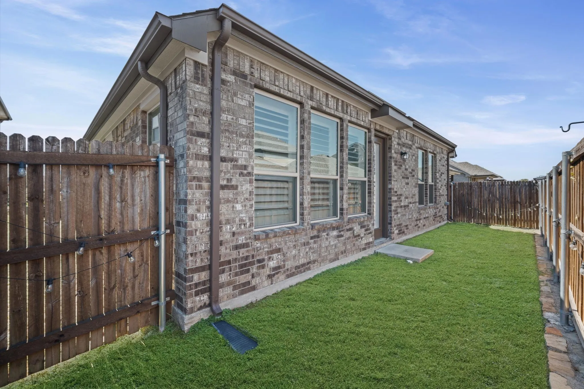 Single Family Residence For Sale in Denton County , 2157 Bailey Street, Carrollton, Texas 75010, 3 Bedroom, 2 Bathroom, 2 Garage spaces, 1,994 Sqft, built in 2020, mls#21407397, Real Estate Agent in Carrollton, Homes For Sale in Denton county, Homes For Sale in Carrollton, Realtor in Carrollton Texas, Real Estate Brokerage Independent Realty Texas, Luminita Cordes Realtor