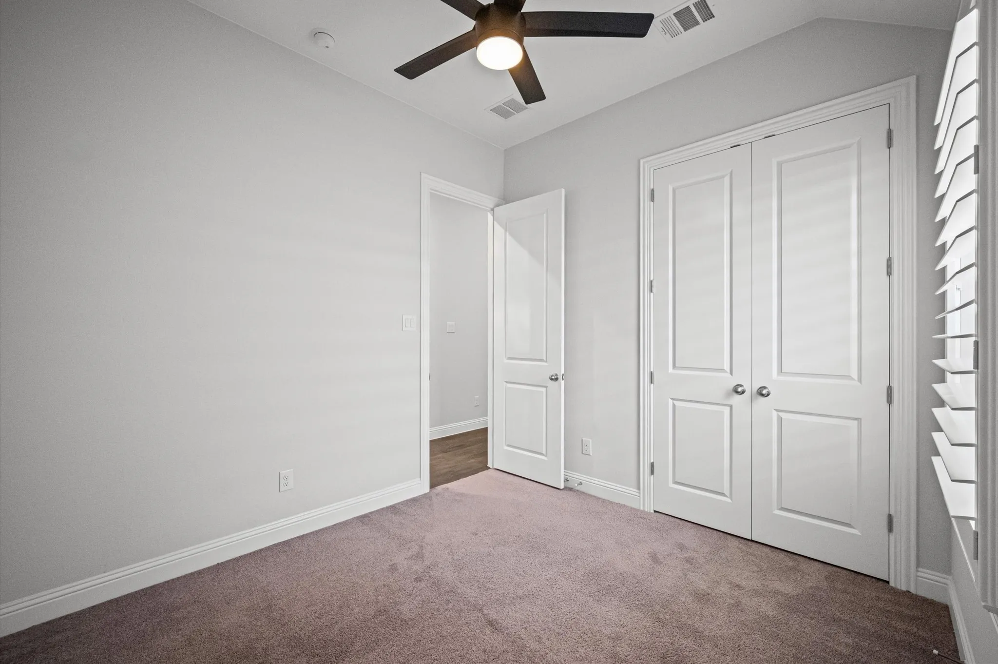 Single Family Residence For Sale in Denton County , 2157 Bailey Street, Carrollton, Texas 75010, 3 Bedroom, 2 Bathroom, 2 Garage spaces, 1,994 Sqft, built in 2020, mls#21407397, Real Estate Agent in Carrollton, Homes For Sale in Denton county, Homes For Sale in Carrollton, Realtor in Carrollton Texas, Real Estate Brokerage Independent Realty Texas, Luminita Cordes Realtor