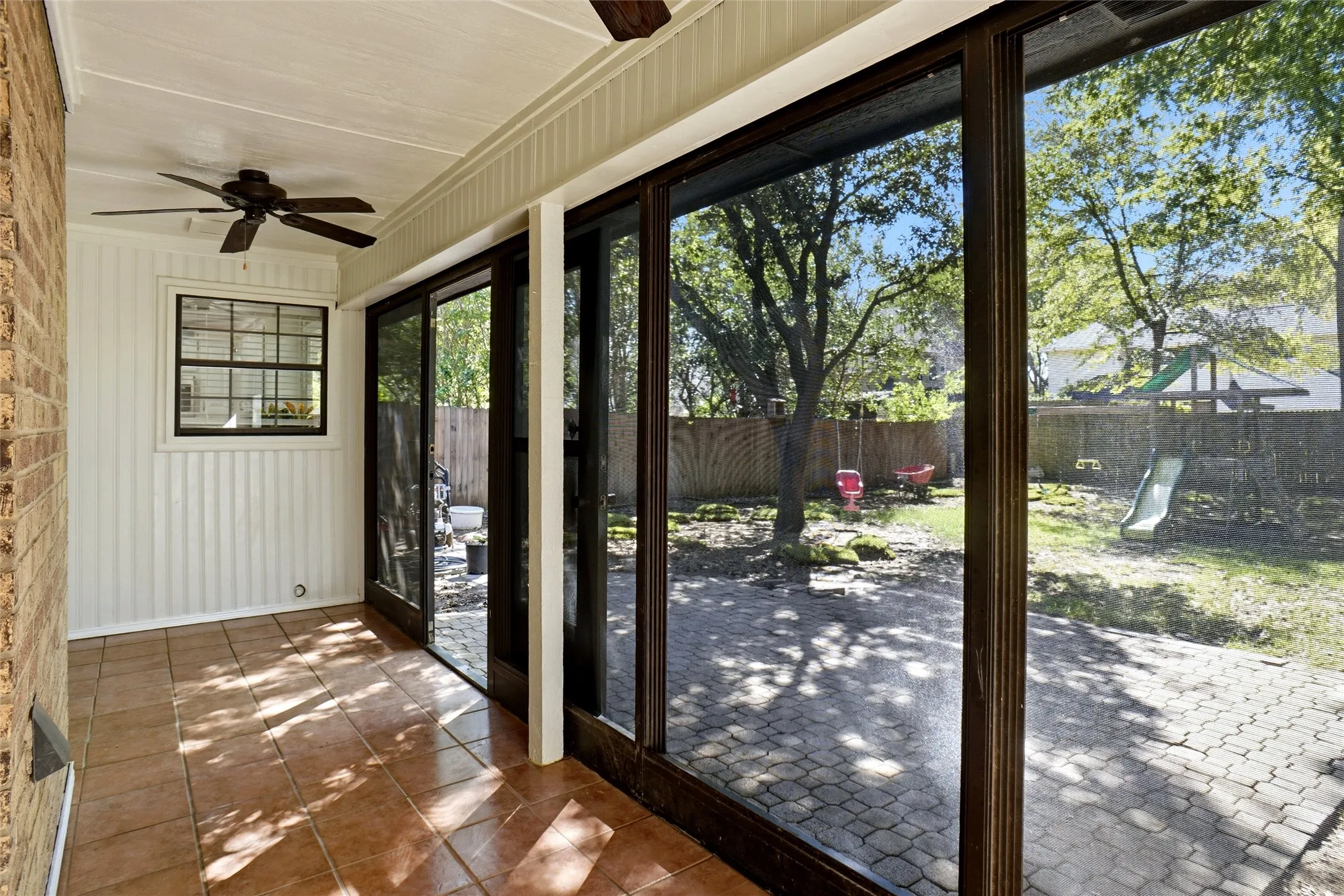 Single Family Residence For Sale in Tarrant County , 8624 Crestview, North Richland Hills, Texas 76182, 3 Bedroom, 2 Bathroom, 2 Garage spaces, 1,589 Sqft, built in 1984, mls#21406702, Real Estate Agent in North Richland Hills, Homes For Sale in Tarrant county, Homes For Sale in North Richland Hills, Realtor in North Richland Hills Texas, Real Estate Brokerage Independent Realty Texas, Luminita Cordes Realtor
