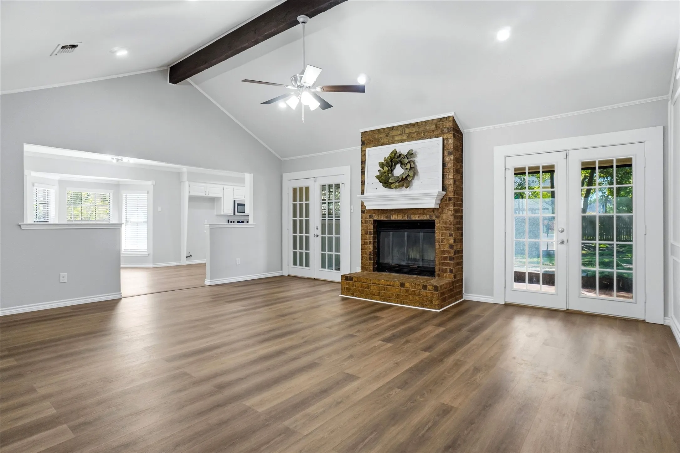 Single Family Residence For Sale in Tarrant County , 8624 Crestview, North Richland Hills, Texas 76182, 3 Bedroom, 2 Bathroom, 2 Garage spaces, 1,589 Sqft, built in 1984, mls#21406702, Real Estate Agent in North Richland Hills, Homes For Sale in Tarrant county, Homes For Sale in North Richland Hills, Realtor in North Richland Hills Texas, Real Estate Brokerage Independent Realty Texas, Luminita Cordes Realtor