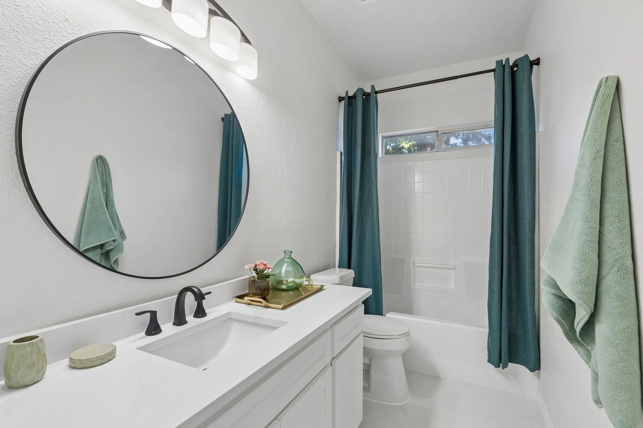 Single Family Residence For Sale in Rockwall County , 1961 Random Oaks Drive, Rockwall, Texas 75087, 4 Bedroom, 3 Bathroom, 2 Garage spaces, 2,887 Sqft, built in 1996, mls#21406709, Real Estate Agent in Rockwall, Homes For Sale in Rockwall county, Homes For Sale in Rockwall, Realtor in Rockwall Texas, Real Estate Brokerage Independent Realty Texas, Luminita Cordes Realtor