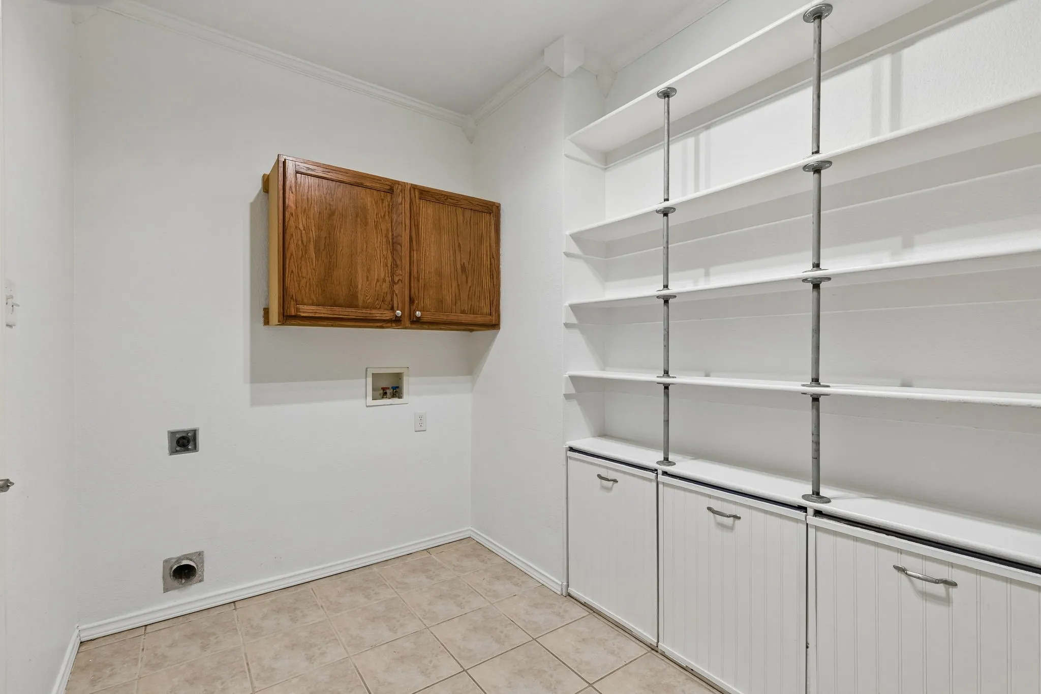 Single Family Residence For Sale in Tarrant County , 3737 Brandywine Lane, Fort Worth, Texas 76244, 4 Bedroom, 3 Bathroom, 2 Garage spaces, 2,141 Sqft, built in 2003, mls#21407377, Real Estate Agent in Fort Worth, Homes For Sale in Tarrant county, Homes For Sale in Fort Worth, Realtor in Fort Worth Texas, Real Estate Brokerage Independent Realty Texas, Luminita Cordes Realtor