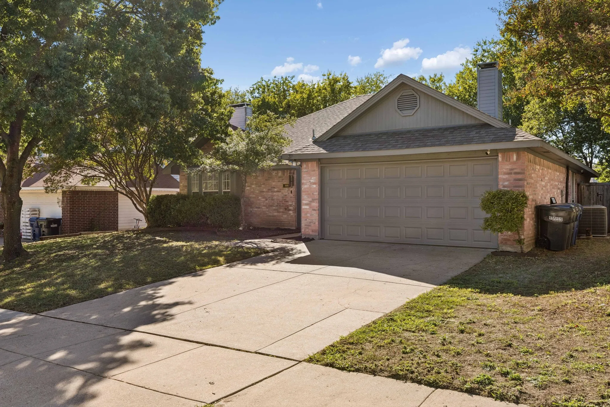 Single Family Residence For Sale in Collin County , 1111 Hyde Park Drive, Mc Kinney, Texas 75069, 3 Bedroom, 2 Bathroom, 2 Garage spaces, 1,408 Sqft, built in 1990, mls#21395154, Real Estate Agent in Mc Kinney, Homes For Sale in Collin county, Homes For Sale in Mc Kinney, Realtor in Mc Kinney Texas, Real Estate Brokerage Independent Realty Texas, Luminita Cordes Realtor