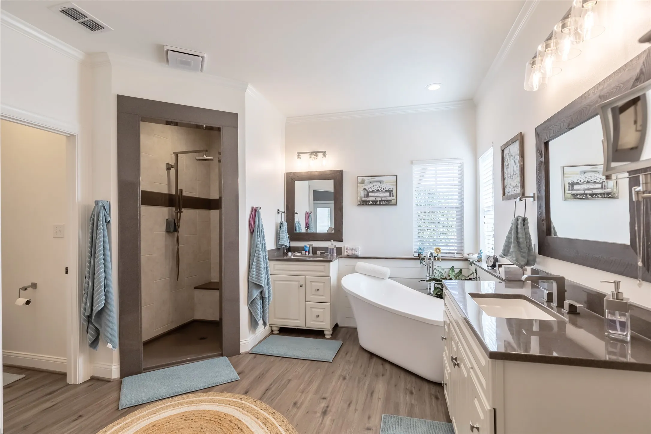 Single Family Residence For Sale in Taylor County , 290 County Road 256, Abilene, Texas 79606, 5 Bedroom, 3 Bathroom, 2 Garage spaces, 2,677 Sqft, built in 2017, mls#21403707, Real Estate Agent in Abilene, Homes For Sale in Taylor county, Homes For Sale in Abilene, Realtor in Abilene Texas, Real Estate Brokerage Independent Realty Texas, Luminita Cordes Realtor