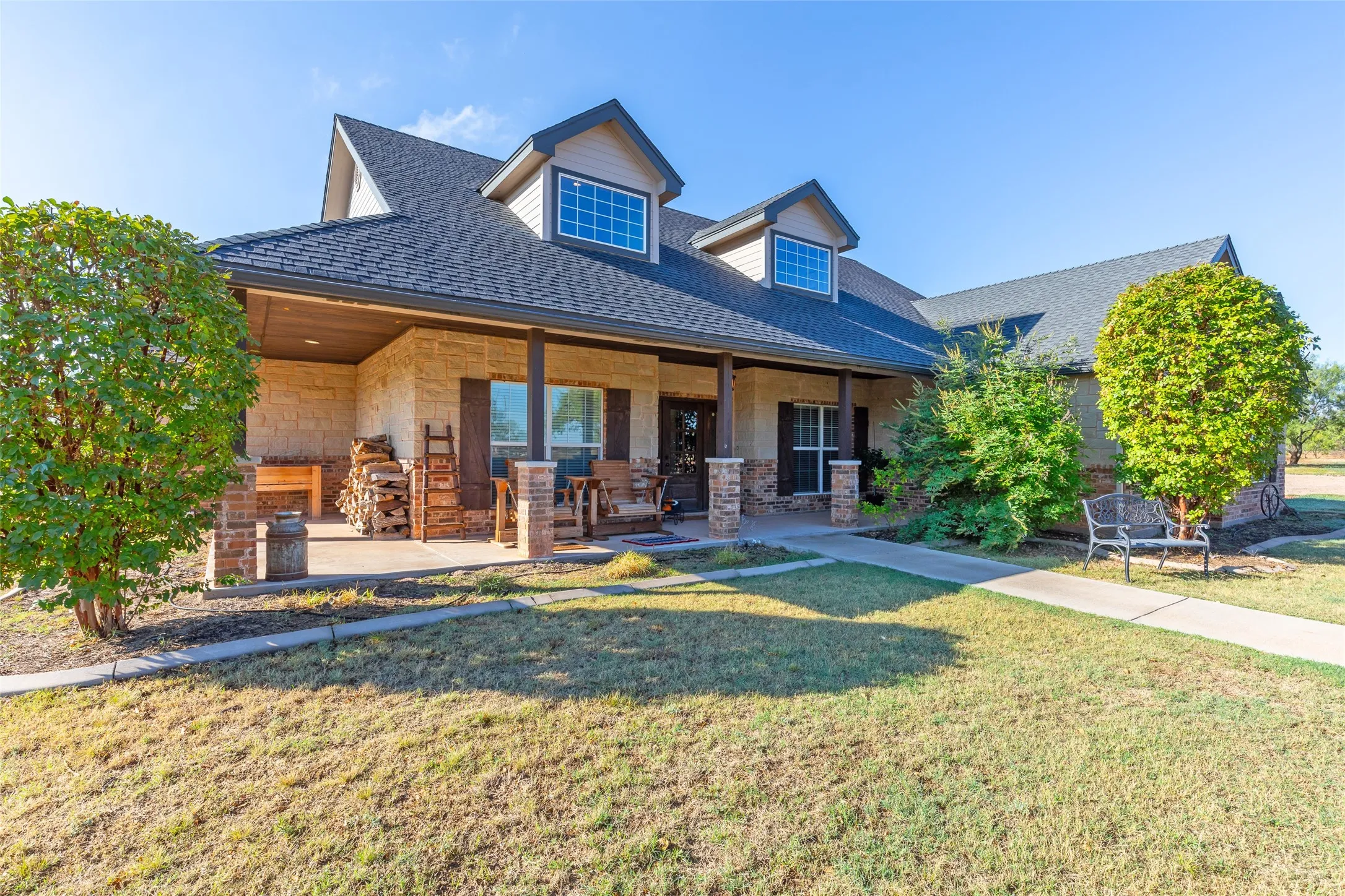 Single Family Residence For Sale in Taylor County , 290 County Road 256, Abilene, Texas 79606, 5 Bedroom, 3 Bathroom, 2 Garage spaces, 2,677 Sqft, built in 2017, mls#21403707, Real Estate Agent in Abilene, Homes For Sale in Taylor county, Homes For Sale in Abilene, Realtor in Abilene Texas, Real Estate Brokerage Independent Realty Texas, Luminita Cordes Realtor