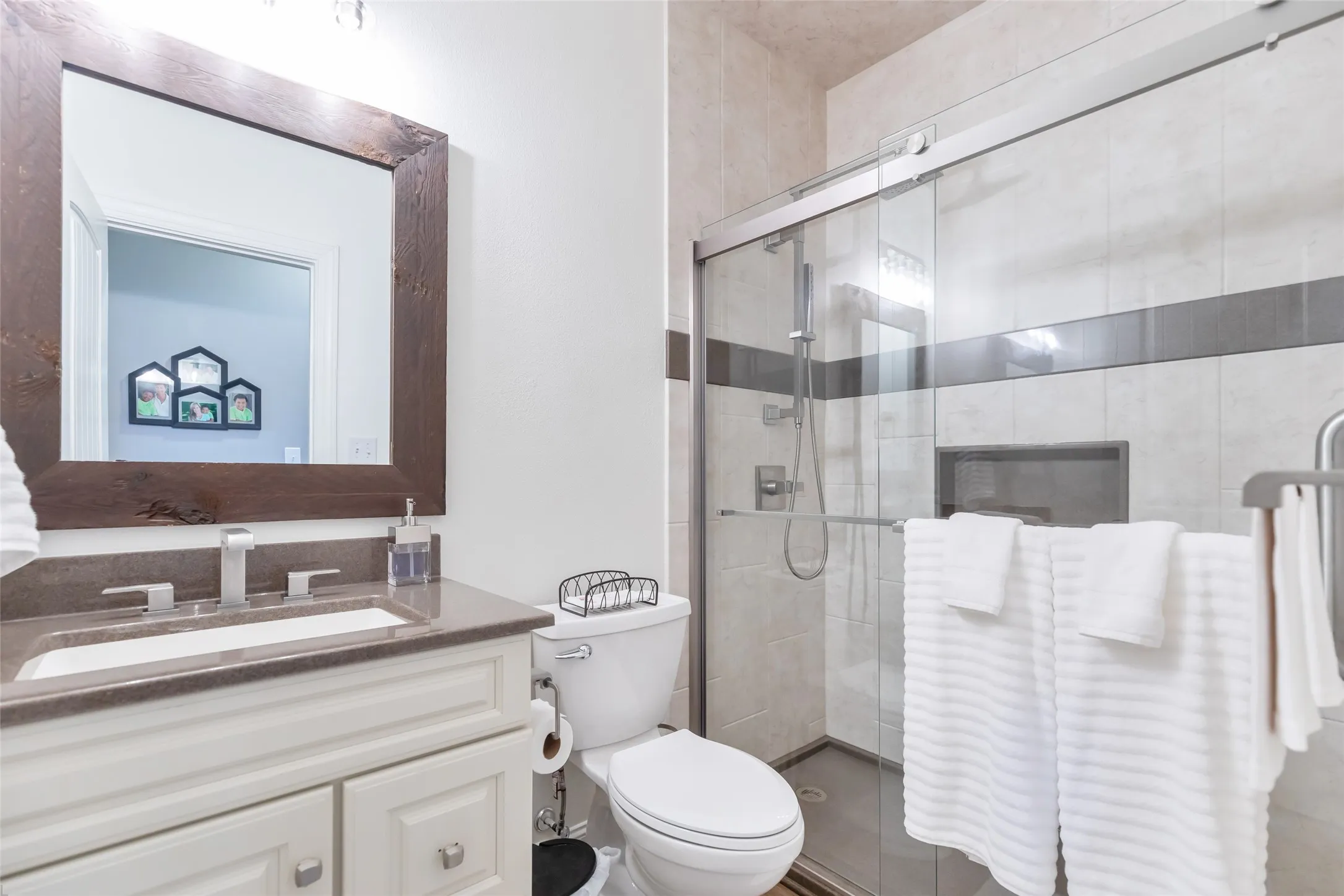Single Family Residence For Sale in Taylor County , 290 County Road 256, Abilene, Texas 79606, 5 Bedroom, 3 Bathroom, 2 Garage spaces, 2,677 Sqft, built in 2017, mls#21403707, Real Estate Agent in Abilene, Homes For Sale in Taylor county, Homes For Sale in Abilene, Realtor in Abilene Texas, Real Estate Brokerage Independent Realty Texas, Luminita Cordes Realtor