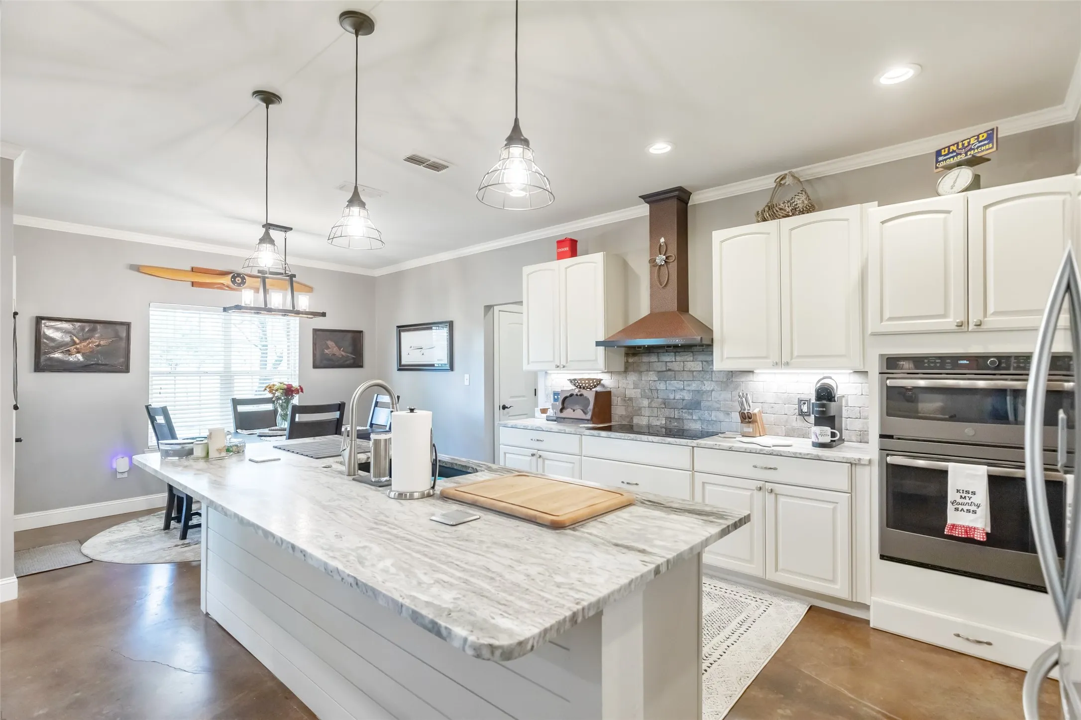 Single Family Residence For Sale in Taylor County , 290 County Road 256, Abilene, Texas 79606, 5 Bedroom, 3 Bathroom, 2 Garage spaces, 2,677 Sqft, built in 2017, mls#21403707, Real Estate Agent in Abilene, Homes For Sale in Taylor county, Homes For Sale in Abilene, Realtor in Abilene Texas, Real Estate Brokerage Independent Realty Texas, Luminita Cordes Realtor