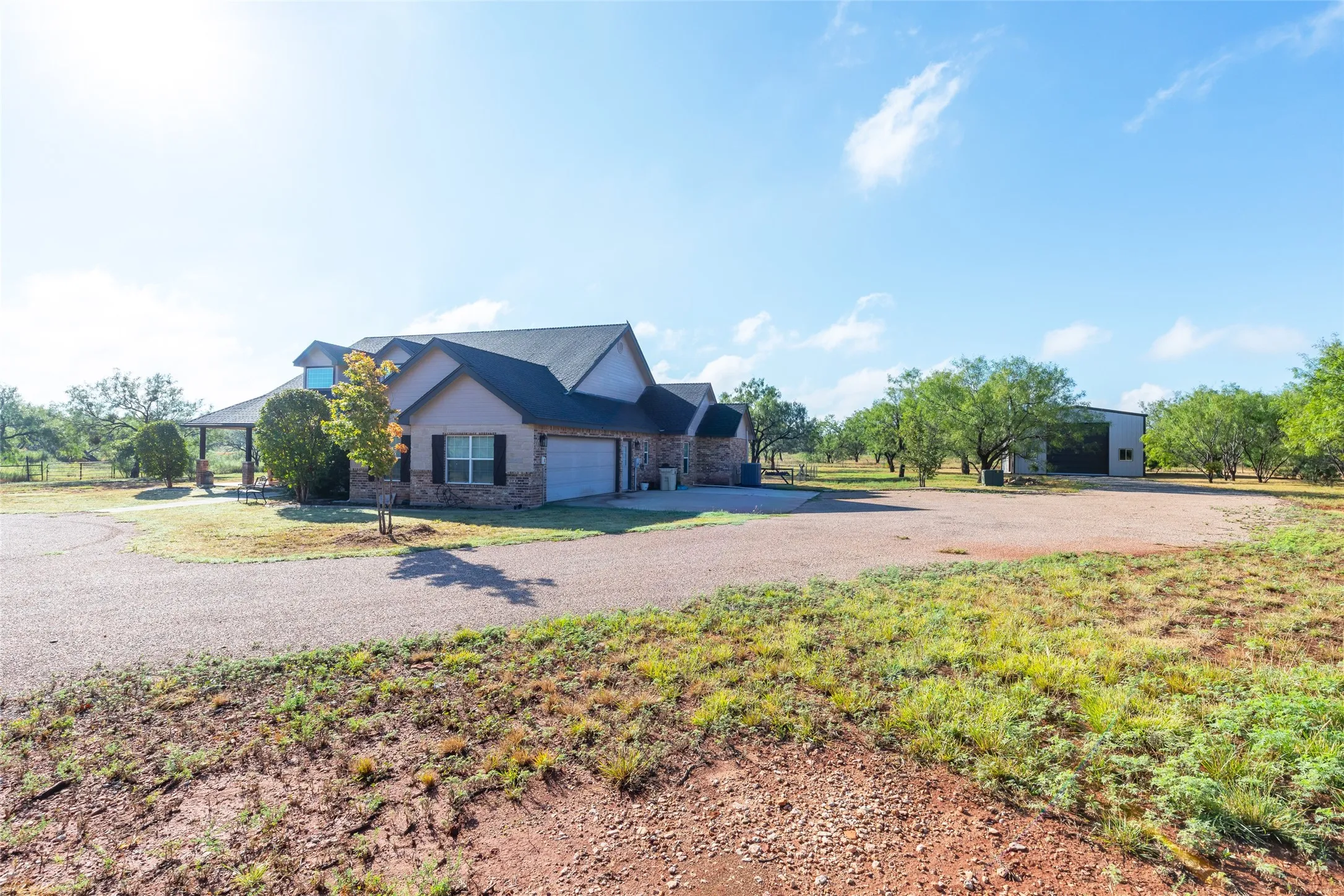 Single Family Residence For Sale in Taylor County , 290 County Road 256, Abilene, Texas 79606, 5 Bedroom, 3 Bathroom, 2 Garage spaces, 2,677 Sqft, built in 2017, mls#21403707, Real Estate Agent in Abilene, Homes For Sale in Taylor county, Homes For Sale in Abilene, Realtor in Abilene Texas, Real Estate Brokerage Independent Realty Texas, Luminita Cordes Realtor