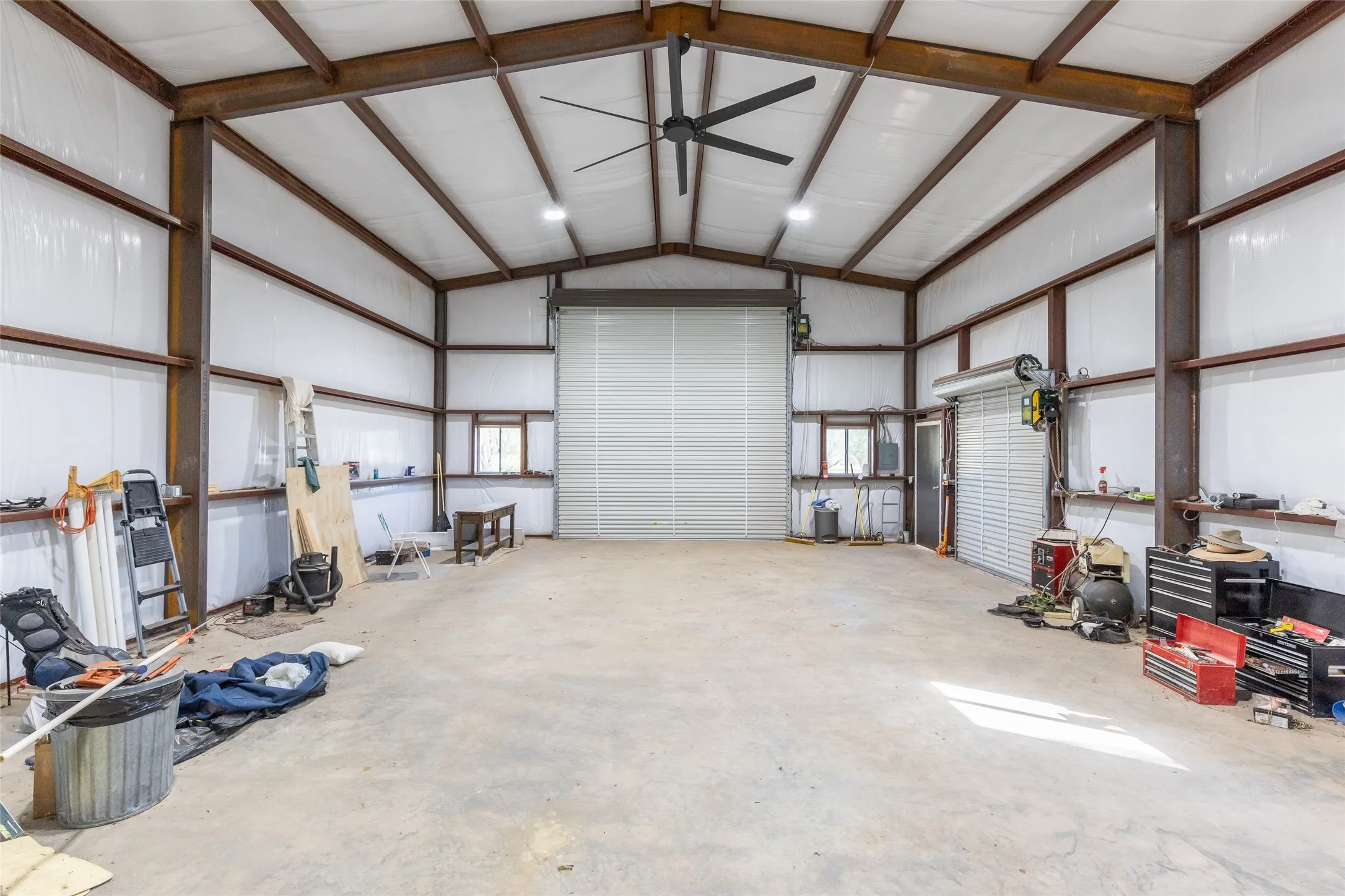Single Family Residence For Sale in Taylor County , 290 County Road 256, Abilene, Texas 79606, 5 Bedroom, 3 Bathroom, 2 Garage spaces, 2,677 Sqft, built in 2017, mls#21403707, Real Estate Agent in Abilene, Homes For Sale in Taylor county, Homes For Sale in Abilene, Realtor in Abilene Texas, Real Estate Brokerage Independent Realty Texas, Luminita Cordes Realtor