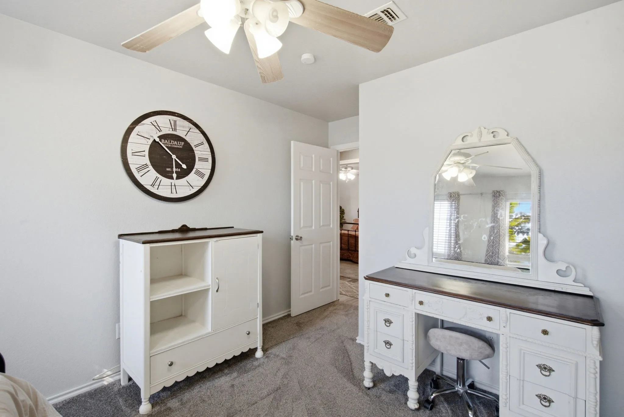 Single Family Residence For Sale in Parker County , 210 Saddle Club Road, Weatherford, Texas 76088, 4 Bedroom, 2 Bathroom, 1 Garage spaces, 2,425 Sqft, built in 2002, mls#21406978, Real Estate Agent in Weatherford, Homes For Sale in Parker county, Homes For Sale in Weatherford, Realtor in Weatherford Texas, Real Estate Brokerage Independent Realty Texas, Luminita Cordes Realtor