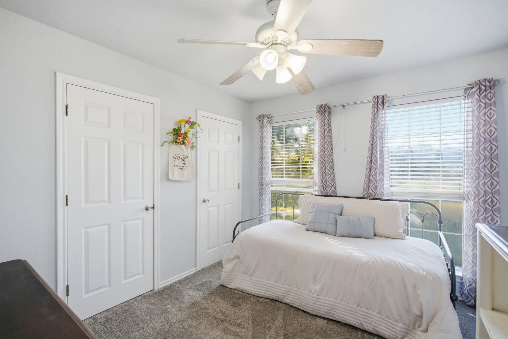 Single Family Residence For Sale in Parker County , 210 Saddle Club Road, Weatherford, Texas 76088, 4 Bedroom, 2 Bathroom, 1 Garage spaces, 2,425 Sqft, built in 2002, mls#21406978, Real Estate Agent in Weatherford, Homes For Sale in Parker county, Homes For Sale in Weatherford, Realtor in Weatherford Texas, Real Estate Brokerage Independent Realty Texas, Luminita Cordes Realtor